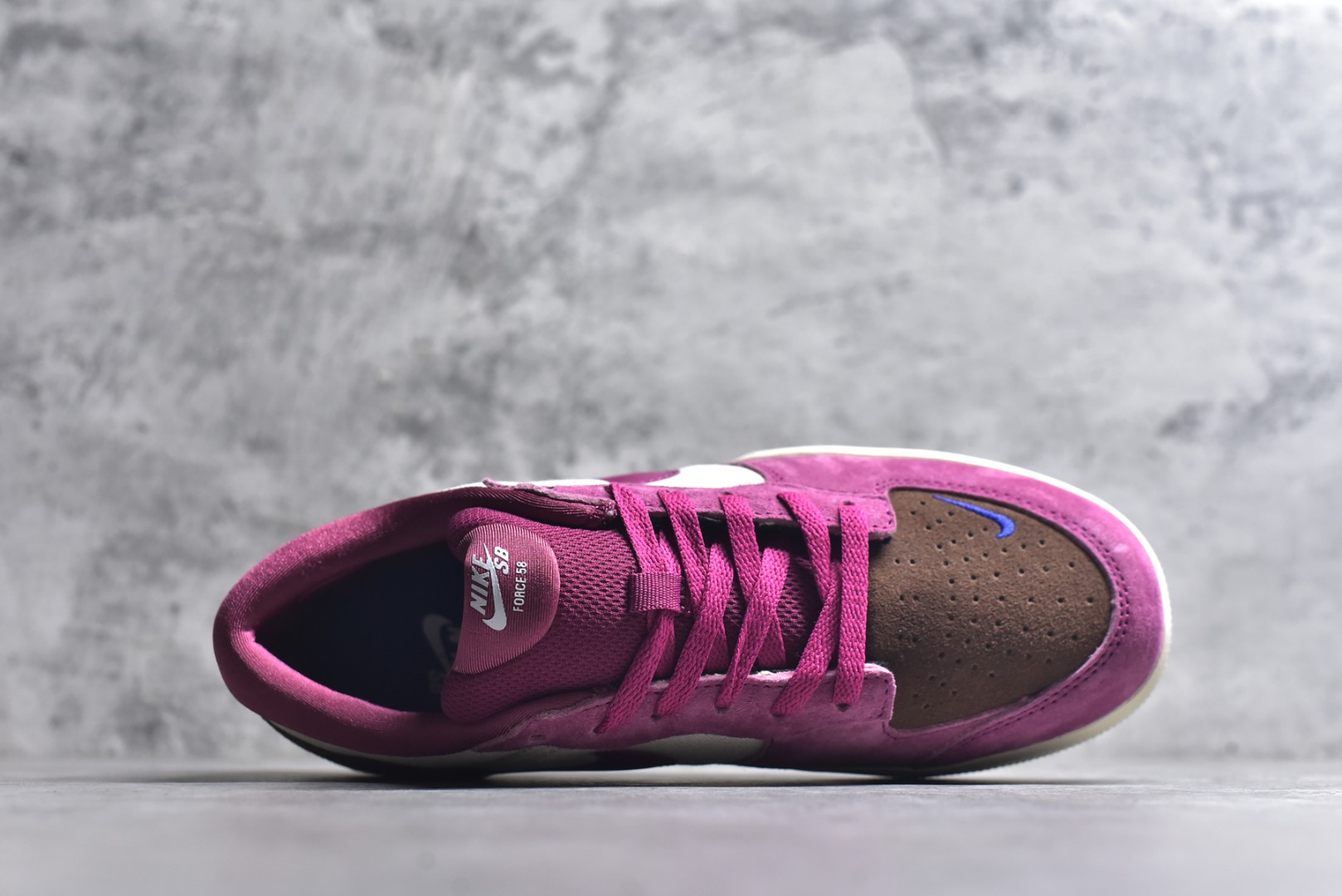 图片[4]-#NK SB Force 58 空军58系列低帮休闲运动滑板板鞋 DV5477-104 鞋面由帆布和麂皮拼接 层次感丰富 搭配硫化外底 耐磨耐穿 鞋舌及中底后跟处饰有SB Logo 表明鞋款身份 采用包边设计 经久耐穿 硫化结构则有效提升灵活性 穿上这款全新推出的创意力作 助你耀动街头 尺码：36 36.5 37.5 38 38.5 39 40 40.5 41 42 42.5 43 44 45-选品中心