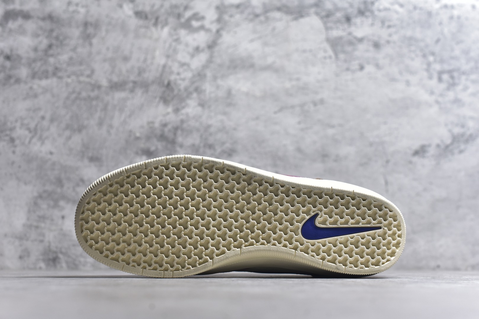 图片[6]-#NK SB Force 58 空军58系列低帮休闲运动滑板板鞋 DV5477-104 鞋面由帆布和麂皮拼接 层次感丰富 搭配硫化外底 耐磨耐穿 鞋舌及中底后跟处饰有SB Logo 表明鞋款身份 采用包边设计 经久耐穿 硫化结构则有效提升灵活性 穿上这款全新推出的创意力作 助你耀动街头 尺码：36 36.5 37.5 38 38.5 39 40 40.5 41 42 42.5 43 44 45-选品中心