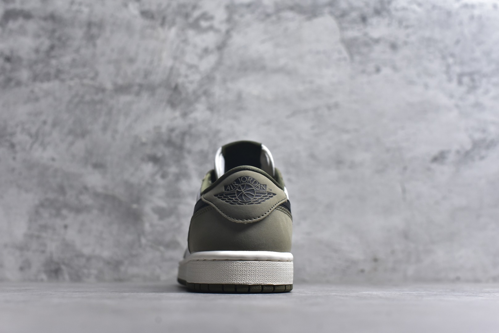 图片[5]-#Air Jordan AJ1 Low OG 低帮绿白黑 HQ6998-200 原材料头层皮料 国内一线头部知名大厂出品 高端外贸零售专供品质 版型细节完美 原鞋原楦头纸板开发 原厂防尘纸 极致一眼正品既视感 尺码：36-47.5-选品中心