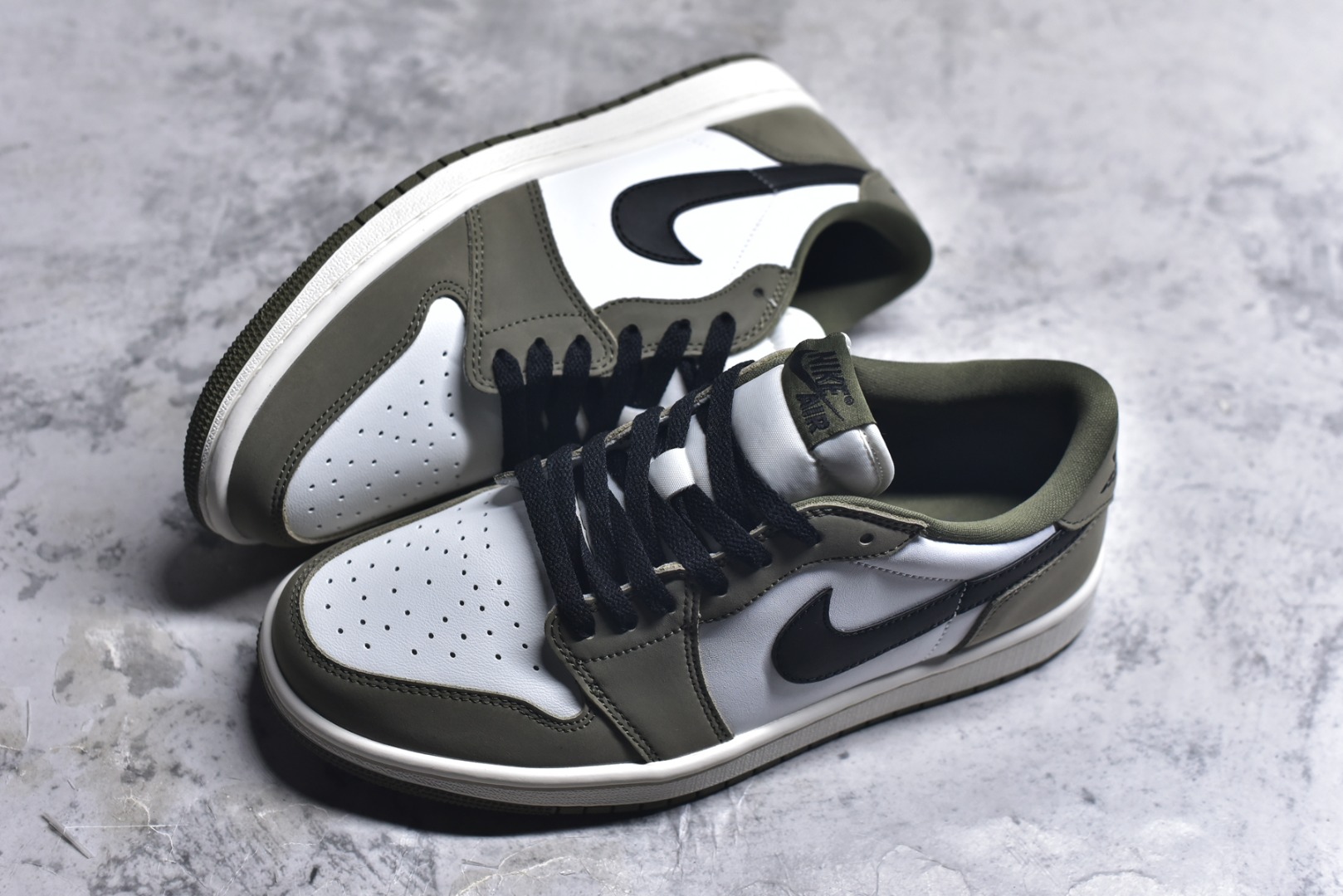 图片[7]-#Air Jordan AJ1 Low OG 低帮绿白黑 HQ6998-200 原材料头层皮料 国内一线头部知名大厂出品 高端外贸零售专供品质 版型细节完美 原鞋原楦头纸板开发 原厂防尘纸 极致一眼正品既视感 尺码：36-47.5-选品中心