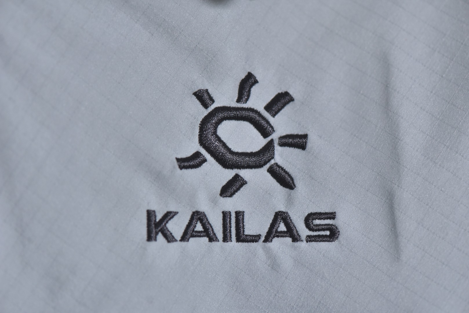 图片[3]-#凯乐石KAILAS阿斯本 运动户外透气硬壳羽绒服系列❗️ 现货供应 全年售后❗️ 温馨提示❗️（只做高端产品） DF巅峰 踏上巅峰❗️ 货号：KG2443131005-650 颜色：黑色.绿色.灰色.红色 尺码：XS.S.M.L.XL.XXL-选品中心