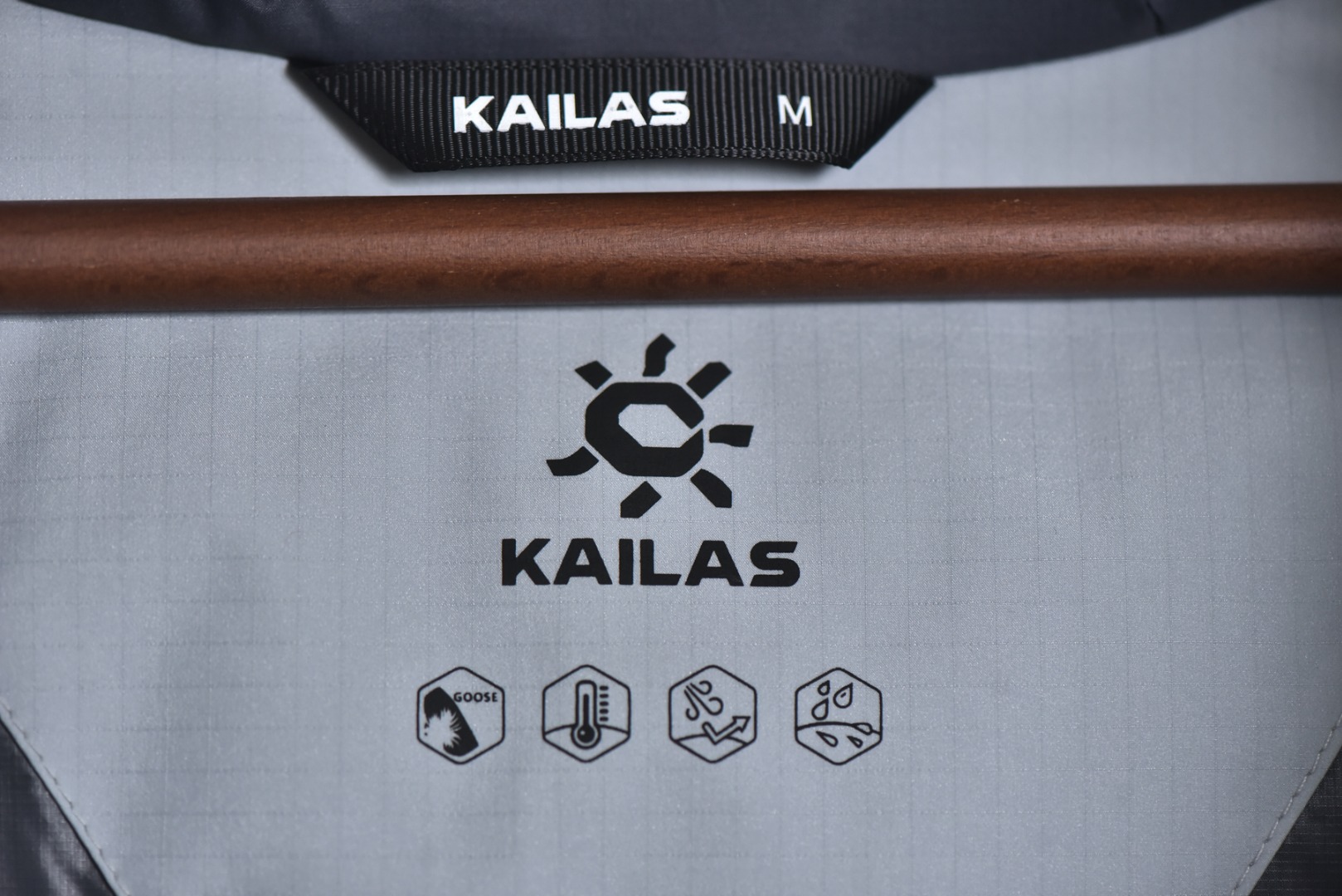 图片[9]-#凯乐石KAILAS阿斯本 运动户外透气硬壳羽绒服系列❗️ 现货供应 全年售后❗️ 温馨提示❗️（只做高端产品） DF巅峰 踏上巅峰❗️ 货号：KG2443131005-650 颜色：黑色.绿色.灰色.红色 尺码：XS.S.M.L.XL.XXL-选品中心