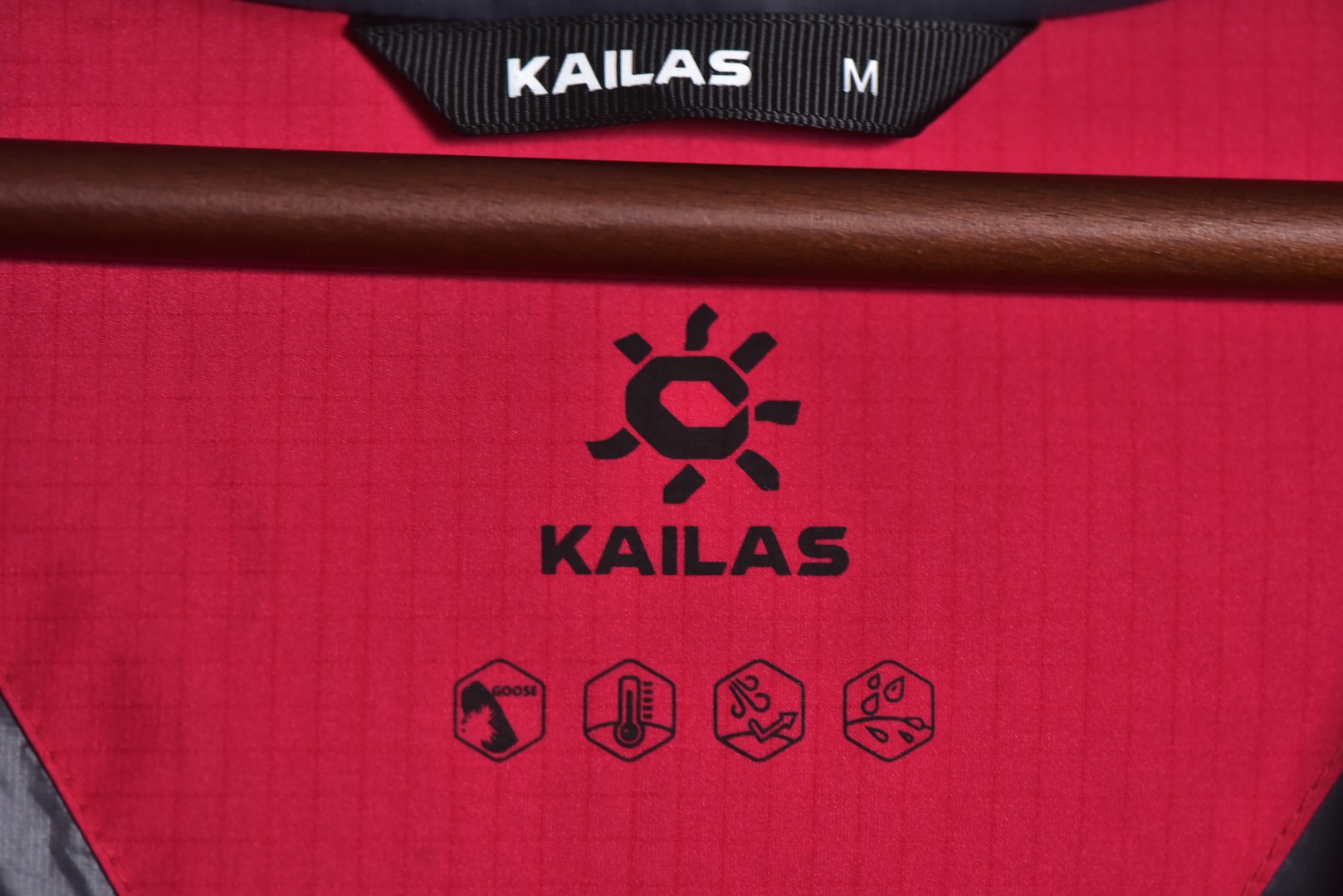 图片[6]-#凯乐石KAILAS阿斯本 运动户外透气硬壳羽绒服系列❗️ 现货供应 全年售后❗️ 温馨提示❗️（只做高端产品） DF巅峰 踏上巅峰❗️ 货号：KG2443131005-650 颜色：黑色.绿色.灰色.红色 尺码：XS.S.M.L.XL.XXL-选品中心