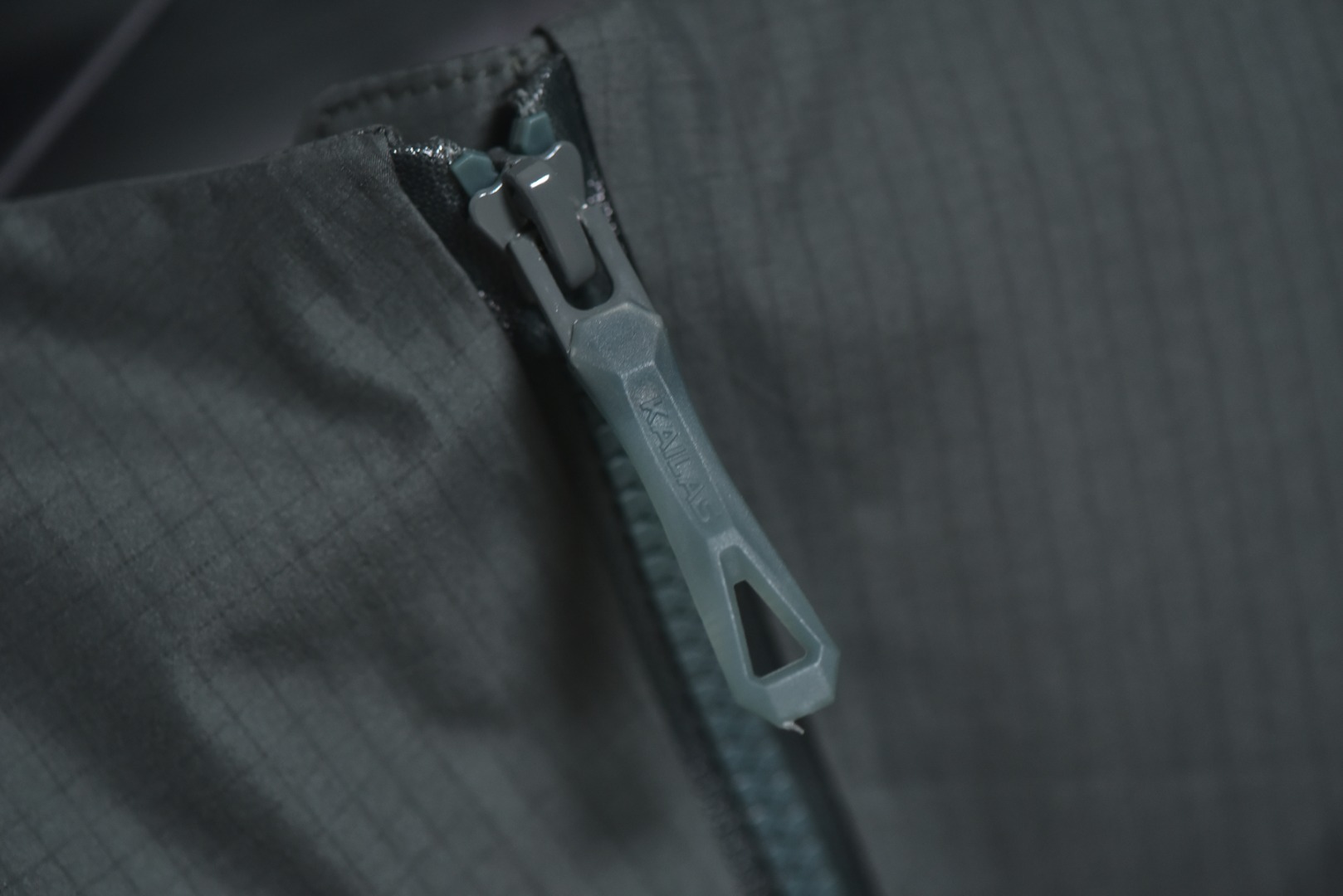 图片[5]-#凯乐石KAILAS阿斯本 运动户外透气硬壳羽绒服系列❗️ 现货供应 全年售后❗️ 温馨提示❗️（只做高端产品） DF巅峰 踏上巅峰❗️ 货号：KG2443131005-650 颜色：黑色.绿色.灰色.红色 尺码：XS.S.M.L.XL.XXL-选品中心