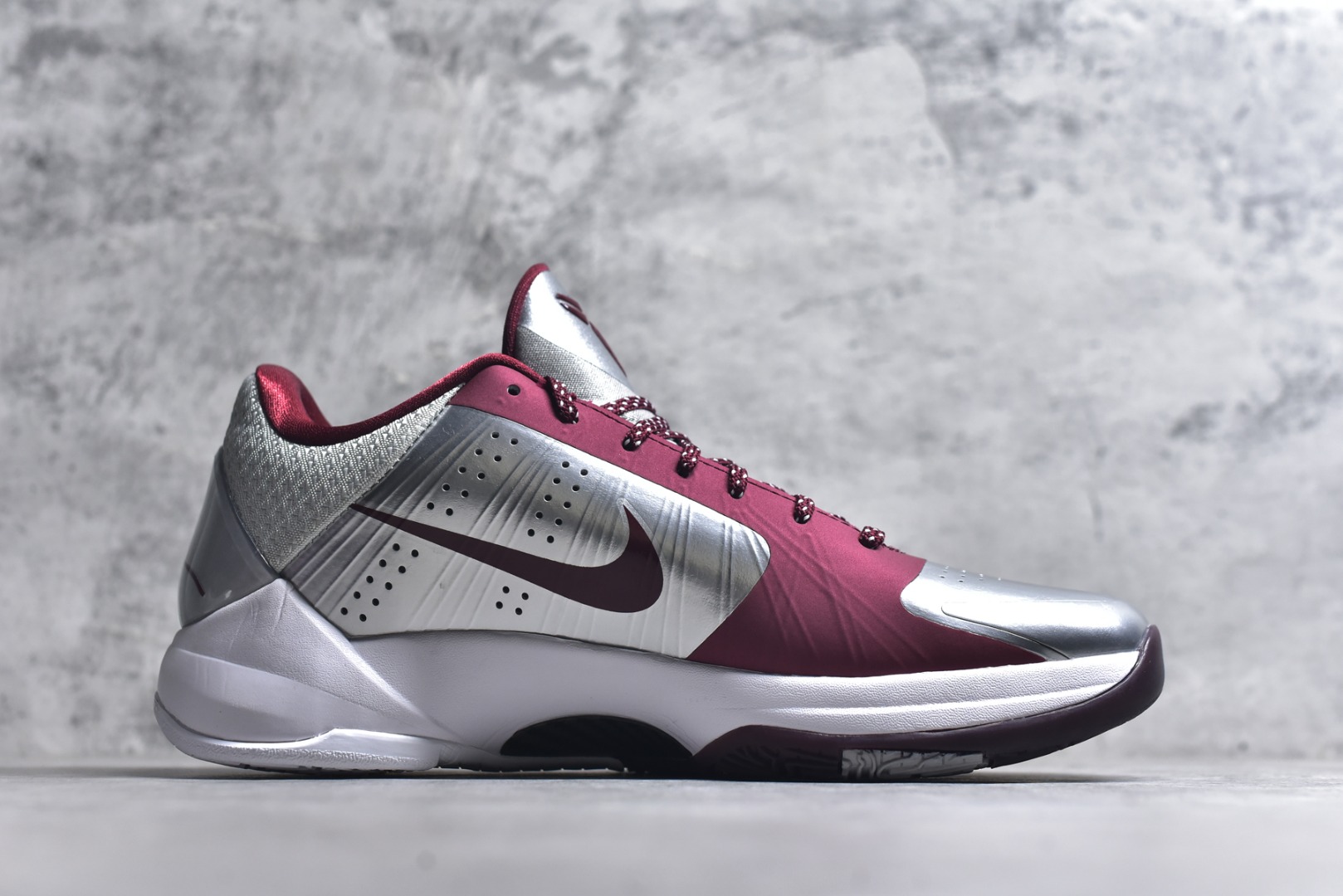 图片[3]-#NK Zoom Kobe ZK5 科比5代 高中母校 银红 IM0557-001 Zoom Turbo气垫➕后掌EVA缓震 实战配置直接拉满 原楦纸板开发 鞋身流线型、后跟塑形 区分土肥圆 原档数据3D打印 鞋面细节匹配原版 全身鞋材卡料色独家定制 唯一正确喷漆SWOOSH NK专利Flyknit飞线科技，给予鞋身足够抗扭矩力 真实底模最大48.5 实战利器 专供海外市场 尺码：40 40.5 41 42 42.5 43 44 44.5 45 46 47.5 48.5 （脚宽、脚胖 建议买大半码）-选品中心