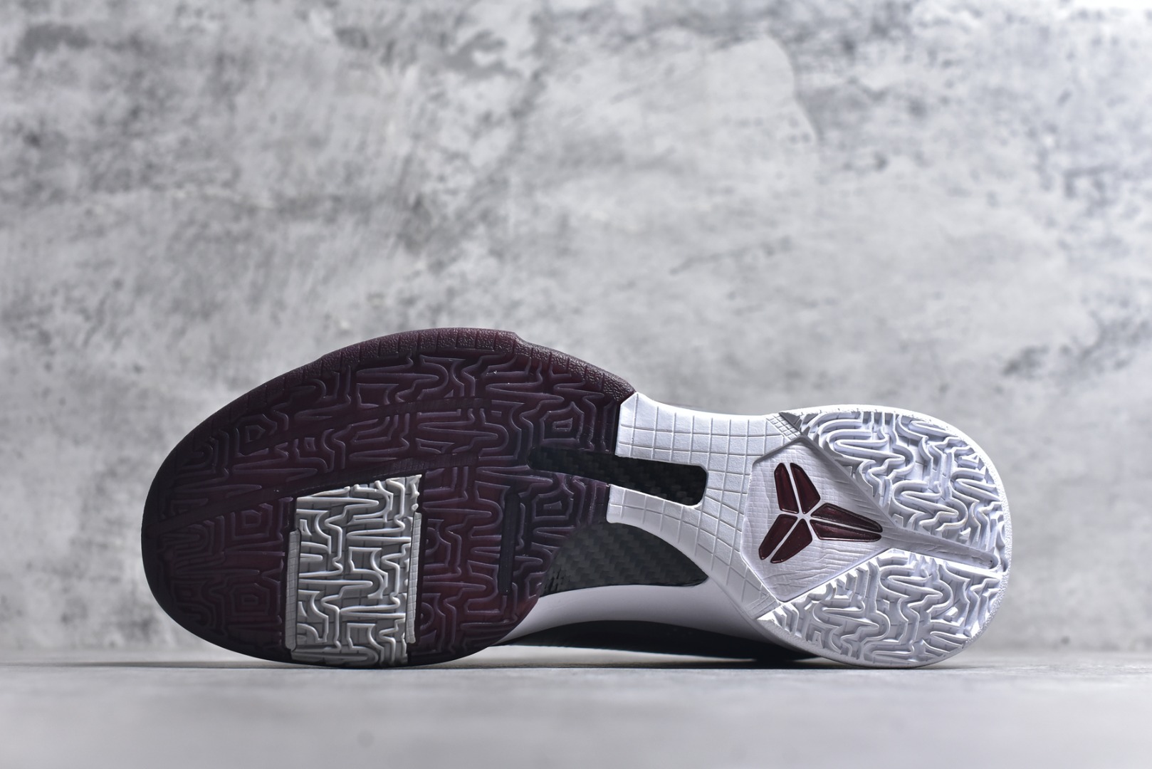 图片[6]-#NK Zoom Kobe ZK5 科比5代 高中母校 银红 IM0557-001 Zoom Turbo气垫➕后掌EVA缓震 实战配置直接拉满 原楦纸板开发 鞋身流线型、后跟塑形 区分土肥圆 原档数据3D打印 鞋面细节匹配原版 全身鞋材卡料色独家定制 唯一正确喷漆SWOOSH NK专利Flyknit飞线科技，给予鞋身足够抗扭矩力 真实底模最大48.5 实战利器 专供海外市场 尺码：40 40.5 41 42 42.5 43 44 44.5 45 46 47.5 48.5 （脚宽、脚胖 建议买大半码）-选品中心