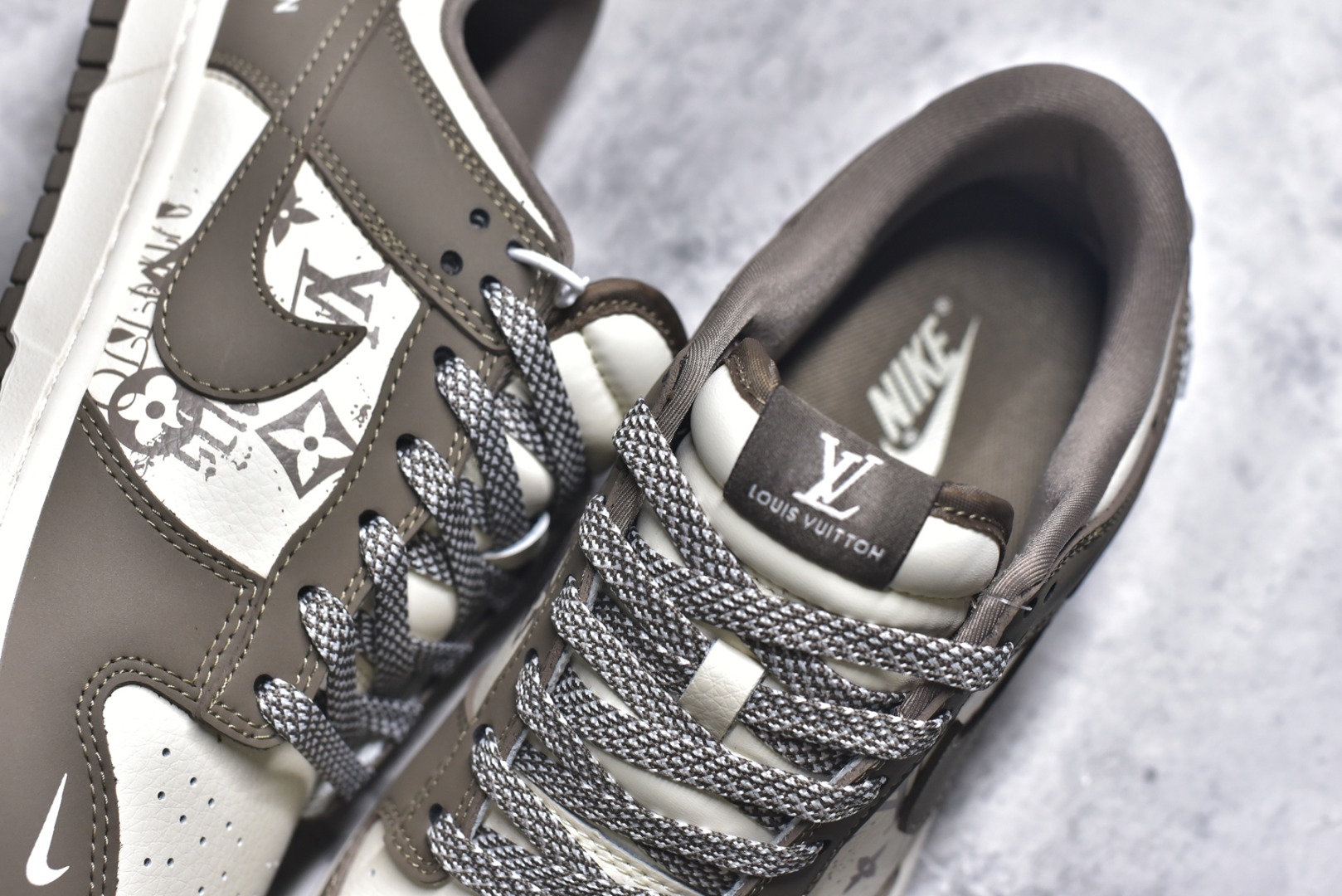 图片[9]-#海外爆款限量发售！高端定制Nike SB Dunk Low “路易威登联名——奶茶米白” 高端定制 低帮休闲板鞋 定制鞋盒 大厂纯原品质出货 超高清洁度 皮料切割干净无任何毛边 细节完美 货号：XD1588-239 尺码：36 36.5 37.5 38 38.5 39 40 40.5 41 42 42.5 43 44 44.5 45-选品中心