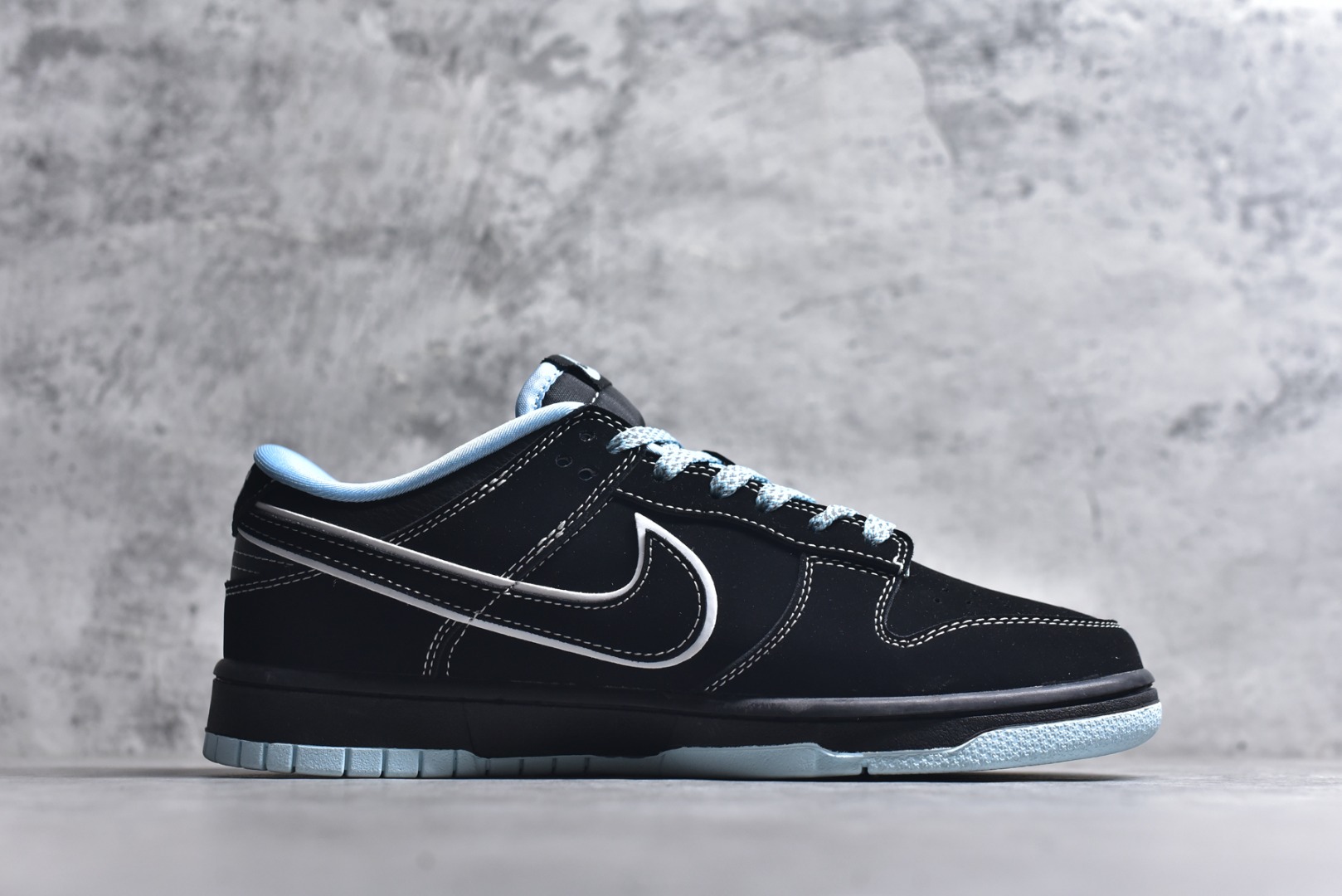 图片[3]-#海外爆款限量发售！Nike SB Dunk Low“磨砂黑鬼脸” 周年高端定制 低帮休闲板鞋 定制鞋盒 大厂纯原品质出货 超高清洁度 皮料切割干净无任何毛边 细节完美 货号：KK1333-052 尺码：36 36.5 37.5 38 38.5 39 40 40.5 41 42 42.5 43 44 44.5 45-选品中心