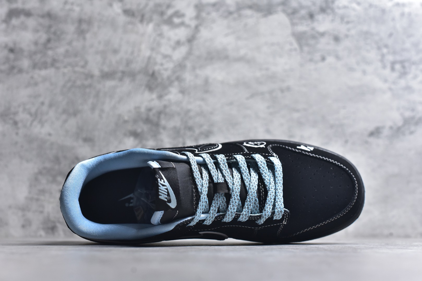 图片[4]-#海外爆款限量发售！Nike SB Dunk Low“磨砂黑鬼脸” 周年高端定制 低帮休闲板鞋 定制鞋盒 大厂纯原品质出货 超高清洁度 皮料切割干净无任何毛边 细节完美 货号：KK1333-052 尺码：36 36.5 37.5 38 38.5 39 40 40.5 41 42 42.5 43 44 44.5 45-选品中心