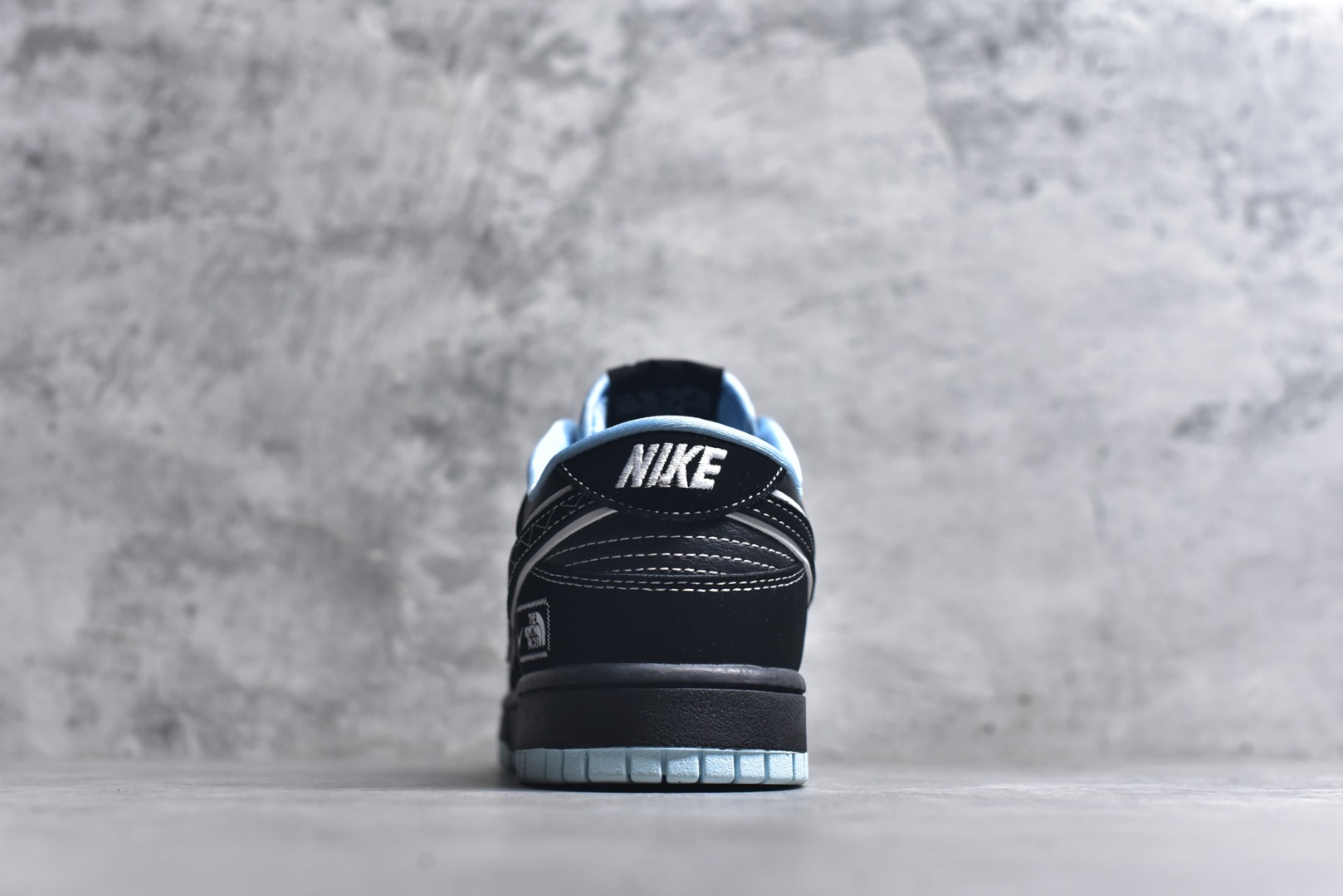图片[5]-#海外爆款限量发售！Nike SB Dunk Low“磨砂黑鬼脸” 周年高端定制 低帮休闲板鞋 定制鞋盒 大厂纯原品质出货 超高清洁度 皮料切割干净无任何毛边 细节完美 货号：KK1333-052 尺码：36 36.5 37.5 38 38.5 39 40 40.5 41 42 42.5 43 44 44.5 45-选品中心