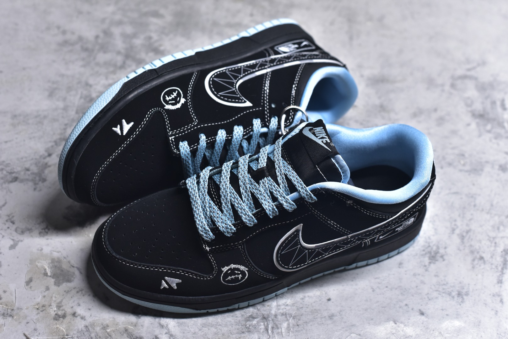 图片[7]-#海外爆款限量发售！Nike SB Dunk Low“磨砂黑鬼脸” 周年高端定制 低帮休闲板鞋 定制鞋盒 大厂纯原品质出货 超高清洁度 皮料切割干净无任何毛边 细节完美 货号：KK1333-052 尺码：36 36.5 37.5 38 38.5 39 40 40.5 41 42 42.5 43 44 44.5 45-选品中心