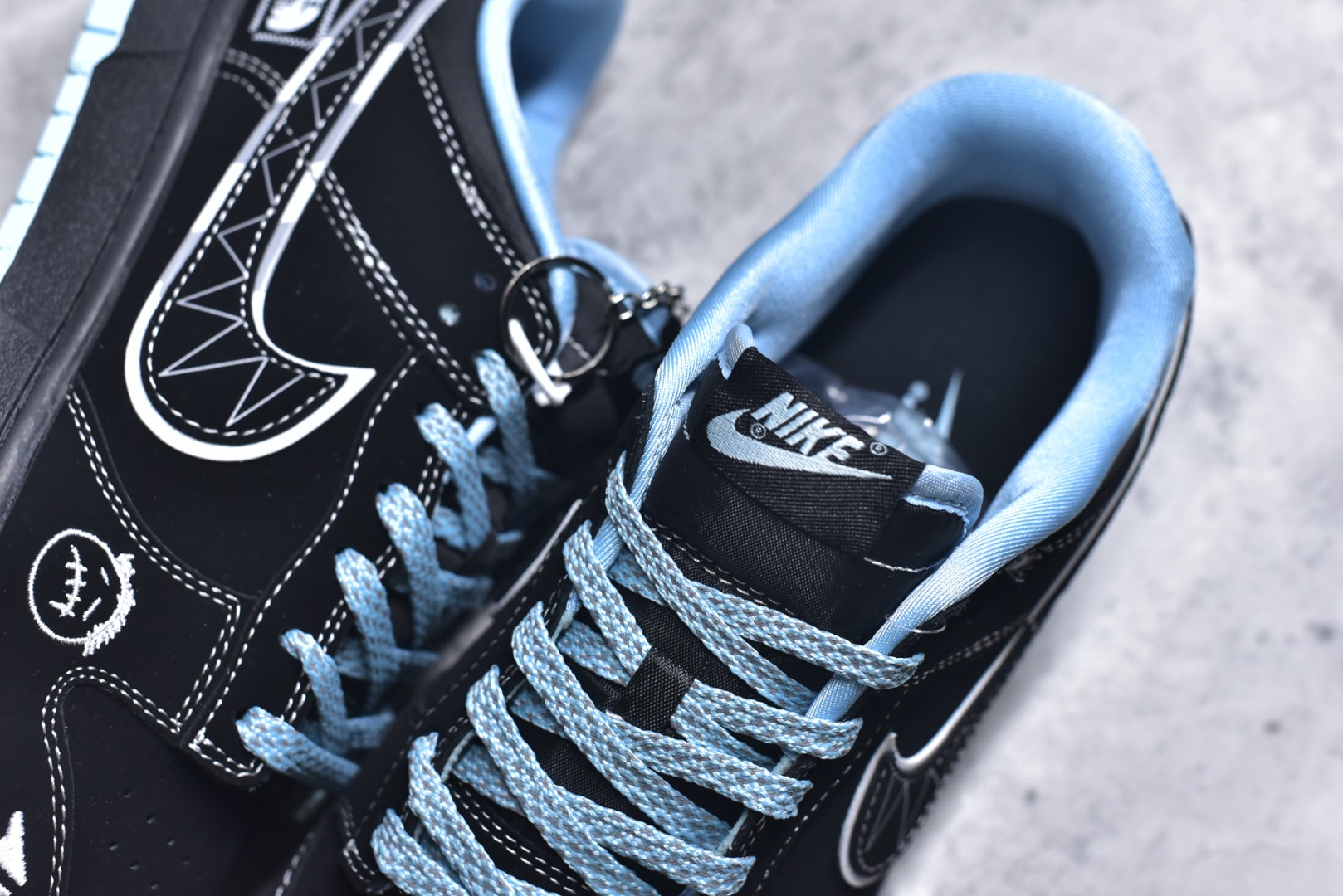 图片[9]-#海外爆款限量发售！Nike SB Dunk Low“磨砂黑鬼脸” 周年高端定制 低帮休闲板鞋 定制鞋盒 大厂纯原品质出货 超高清洁度 皮料切割干净无任何毛边 细节完美 货号：KK1333-052 尺码：36 36.5 37.5 38 38.5 39 40 40.5 41 42 42.5 43 44 44.5 45-选品中心