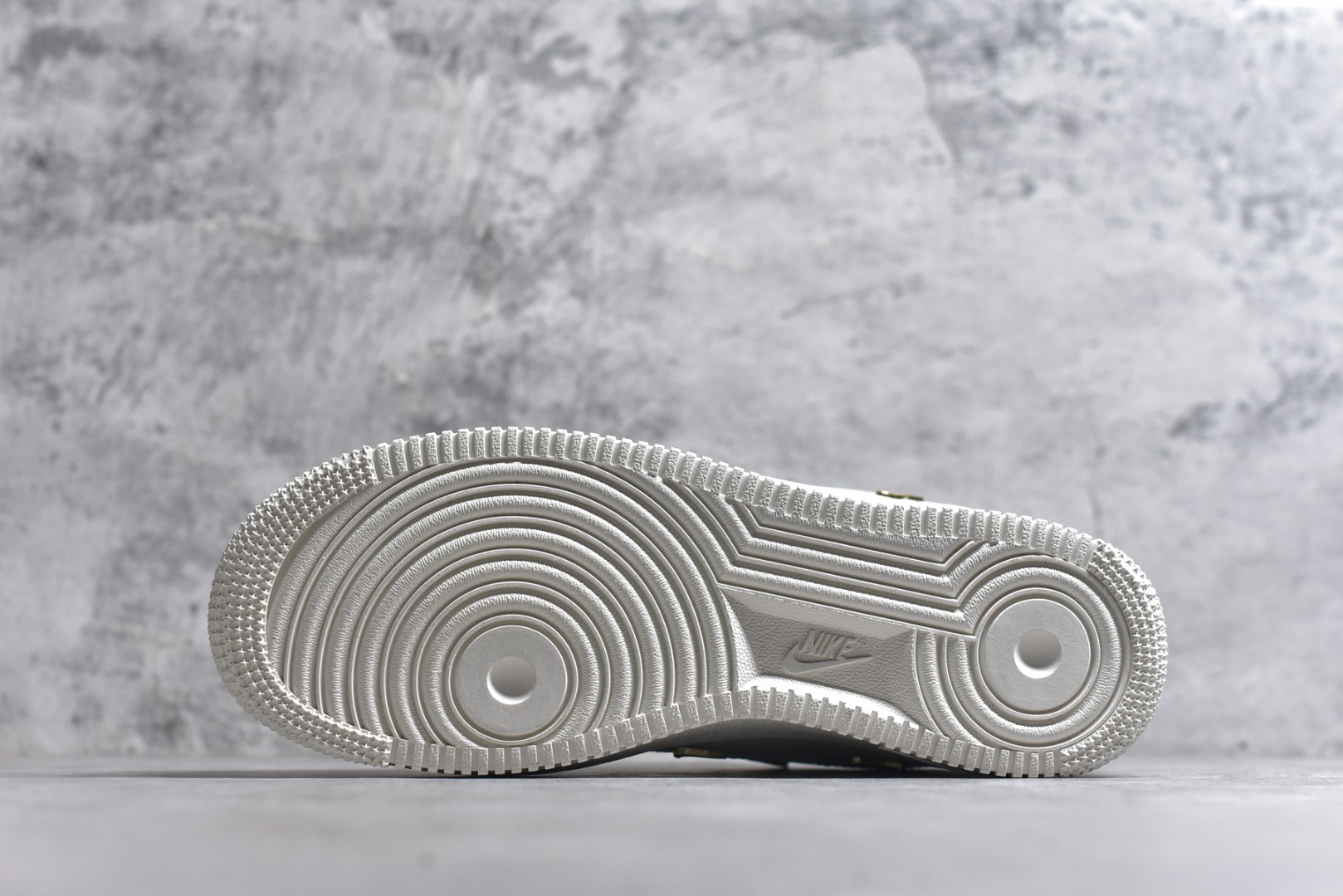 图片[6]-#二次元主题 Nike Air Force 1 Low’07 四勾彩喷 空军一号低帮休闲板鞋 定制皮料 定制鞋盒 原楦原纸板 纯正空军版型 内置全掌气垫 货号：ZH0316-151 尺码：36 36.5 37.5 38 38.5 39 40 40.5 41 42 42.5 43 44 44.5 45-选品中心