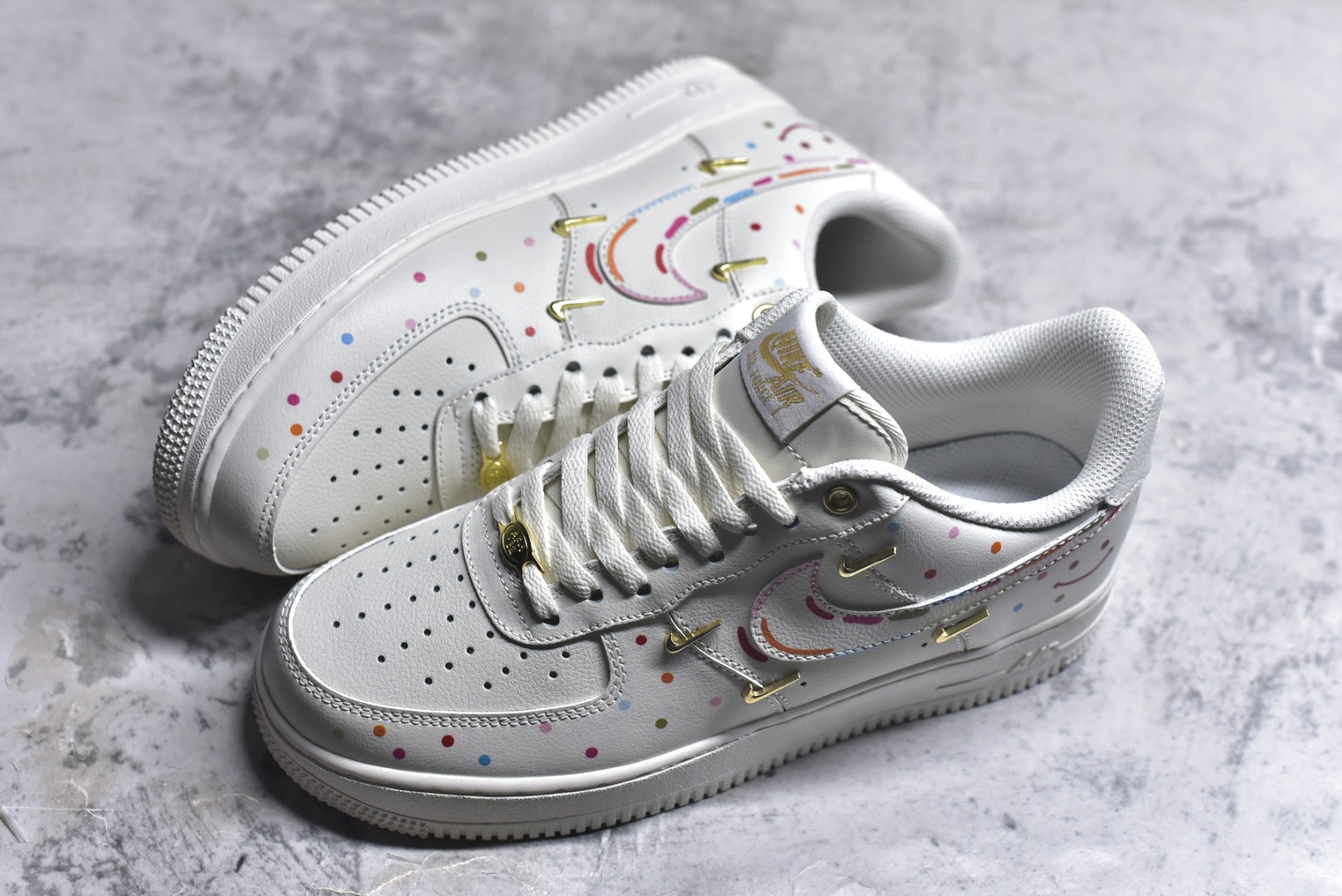 图片[7]-#二次元主题 Nike Air Force 1 Low’07 四勾彩喷 空军一号低帮休闲板鞋 定制皮料 定制鞋盒 原楦原纸板 纯正空军版型 内置全掌气垫 货号：ZH0316-151 尺码：36 36.5 37.5 38 38.5 39 40 40.5 41 42 42.5 43 44 44.5 45-选品中心