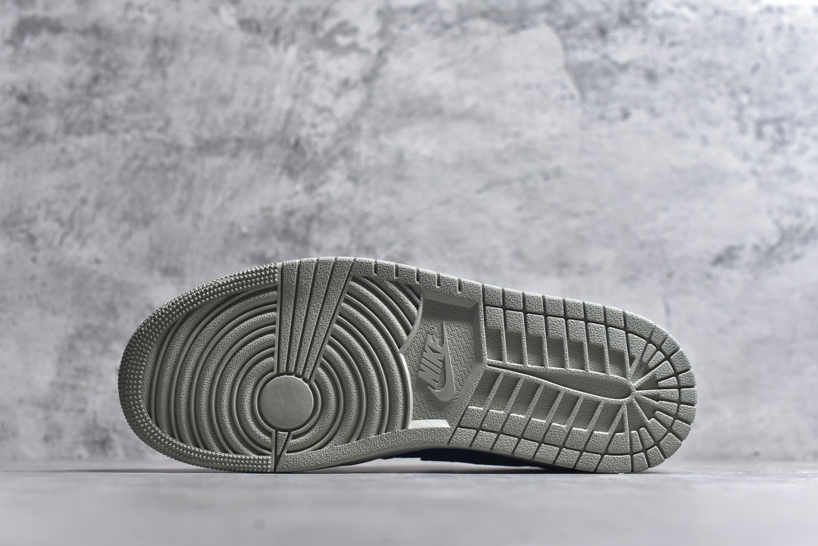 图片[6]-#Air Jordan AJ1 Low 低帮 IH2309-500 终端优势供应 市面中低帮最具代表性版本没有之一 口碑大厂出品 品控大底版型不断改良更新 全套原纸板楦头开发 确保原汁原味 完美呈现版型 完美零毛边处理 原厂内置全掌气垫 价格定位良心 平台专用代工流水线出品 一眼公司既视感 拿到手的一瞬间就与众不同 碾压市面所有版本 全部原鞋开发 每一个配色都会采购原鞋确认细节 打破市面看图做货无好货之说 尺码：35.5 36 36.5 37.5 38 38.5 39 40 40.5 41 42 42.5 43 44 44.5 45 46-选品中心