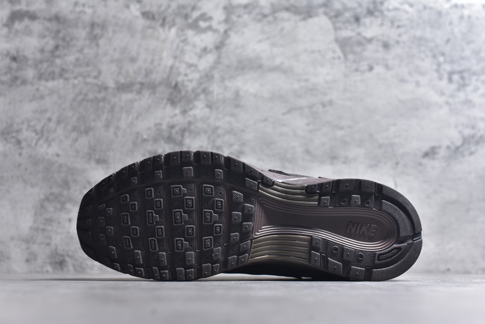 图片[6]-#NK P-6000 系列低帮复古老爹风休闲运动舒适慢跑鞋 HF0015-204 购入原鞋原装纸板楦头开发 独家私模四层组合大底 市场唯一正确版本 良心定价 新配色陆续出货 进口三文治网面 融合 Pegasus 过往运动鞋设计 助力 21 世纪早期跑步运动跃升时尚新高度 采用透气网眼布、运动风格线条和耐穿覆面 兼具吸睛外观和舒适感受 中底泡绵以田径赛道为灵感 打造厚实设计 缔造出众缓震性能 尺码：36 36.5 37.5 38 38.5 39 40 40.5 41 42 42.5 43 44 44.5 45-选品中心