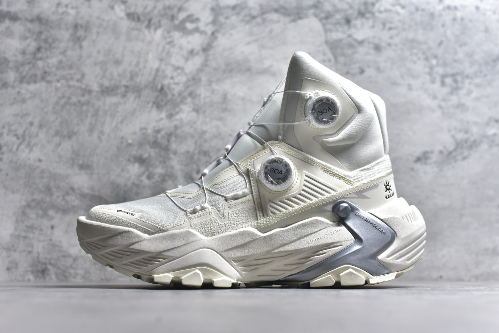 #AILAS凯乐石FUGA EX BOA高帮越野跑山鞋防滑透气弹力户外跑步鞋 透气针织鞋面搭配BOA螺丝系带系统带来舒适便捷的穿着体验较厚的鞋底设计为跑步提供更好的缓震舒适性(前掌及后跟特别加高侧墙，提升侧向稳定效果) 货号： KS2432141 尺码：39-47.5-选品中心
