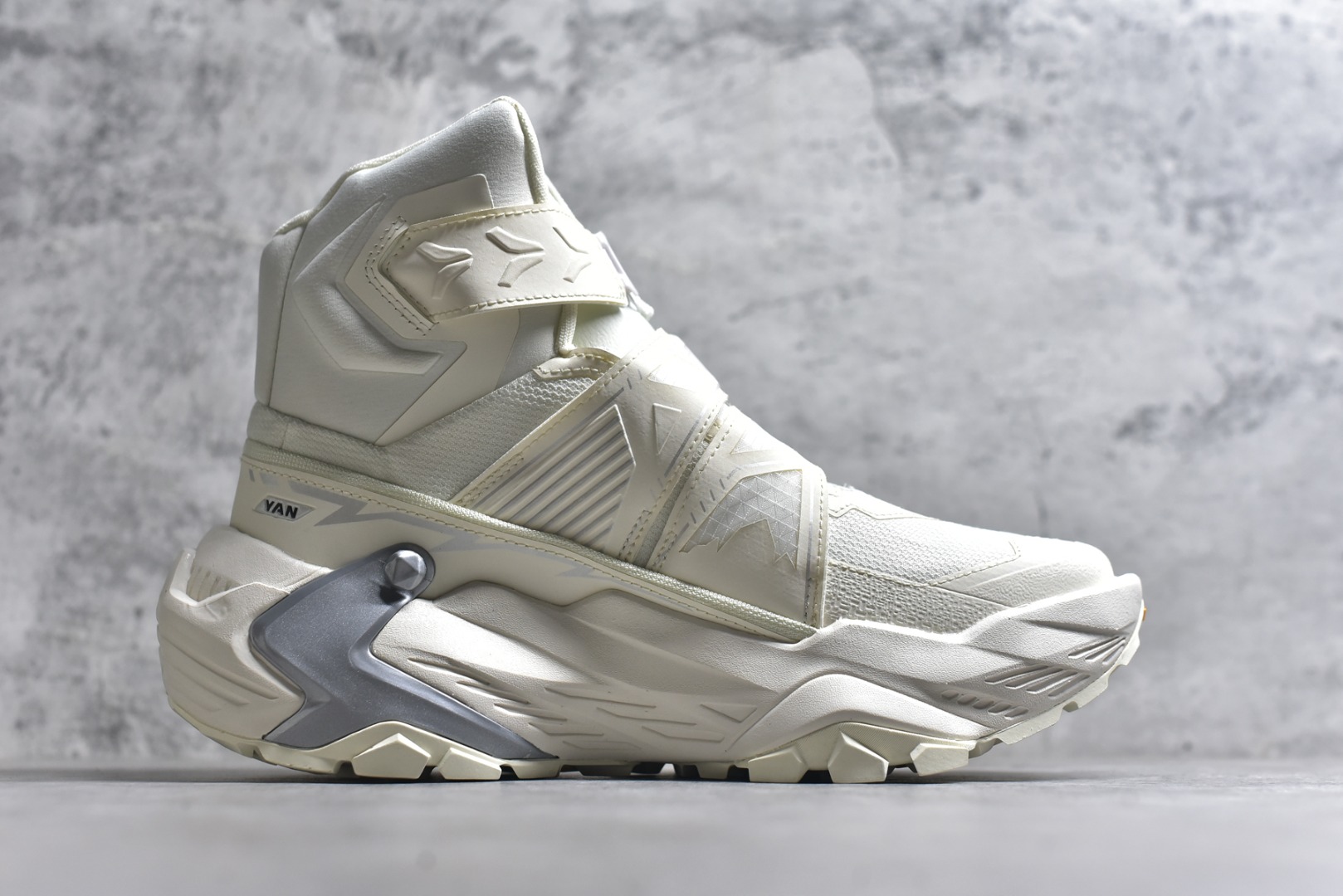 图片[3]-#AILAS凯乐石FUGA EX BOA高帮越野跑山鞋防滑透气弹力户外跑步鞋 透气针织鞋面搭配BOA螺丝系带系统带来舒适便捷的穿着体验较厚的鞋底设计为跑步提供更好的缓震舒适性(前掌及后跟特别加高侧墙，提升侧向稳定效果) 货号： KS2432141 尺码：39-47.5-选品中心