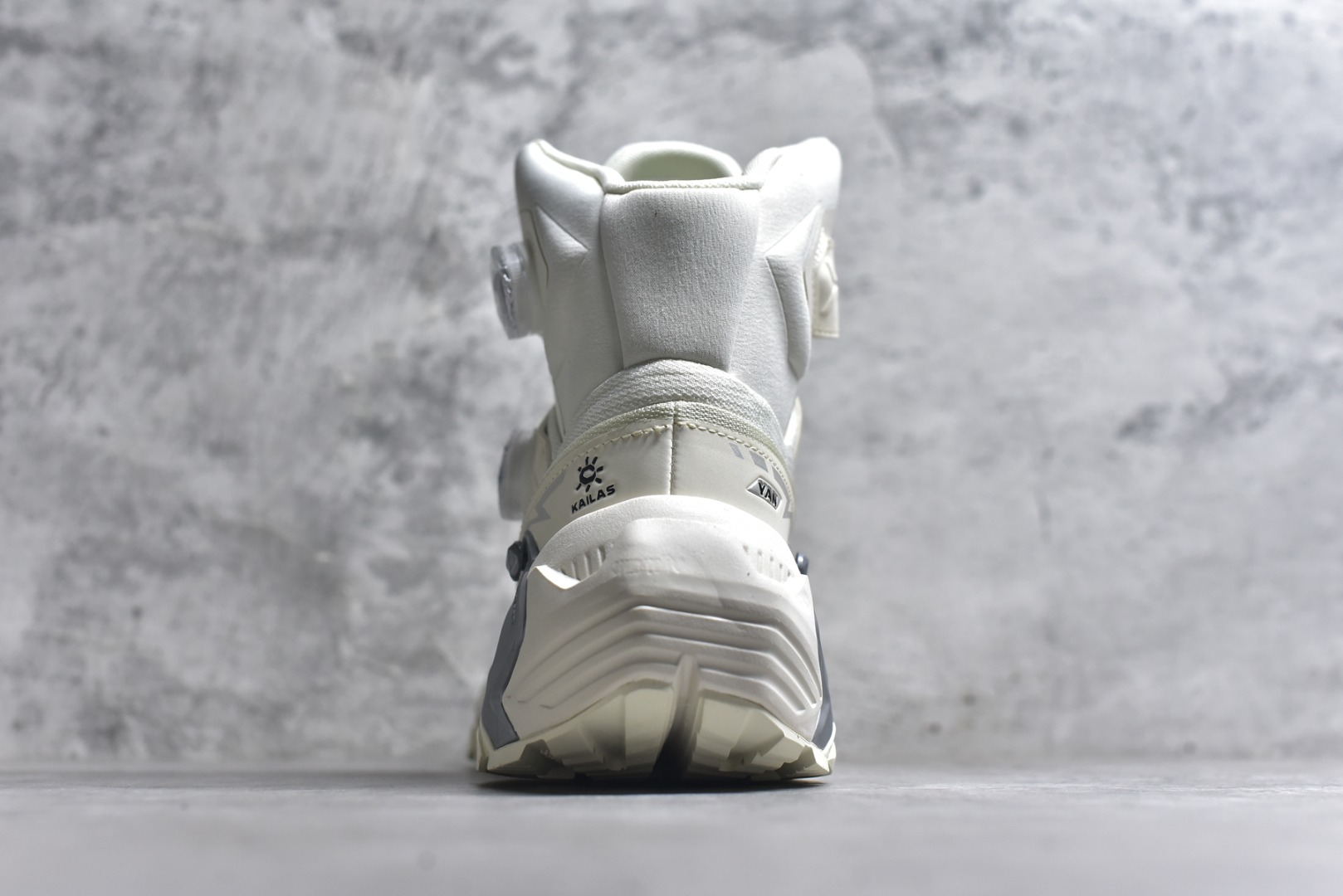 图片[5]-#AILAS凯乐石FUGA EX BOA高帮越野跑山鞋防滑透气弹力户外跑步鞋 透气针织鞋面搭配BOA螺丝系带系统带来舒适便捷的穿着体验较厚的鞋底设计为跑步提供更好的缓震舒适性(前掌及后跟特别加高侧墙，提升侧向稳定效果) 货号： KS2432141 尺码：39-47.5-选品中心