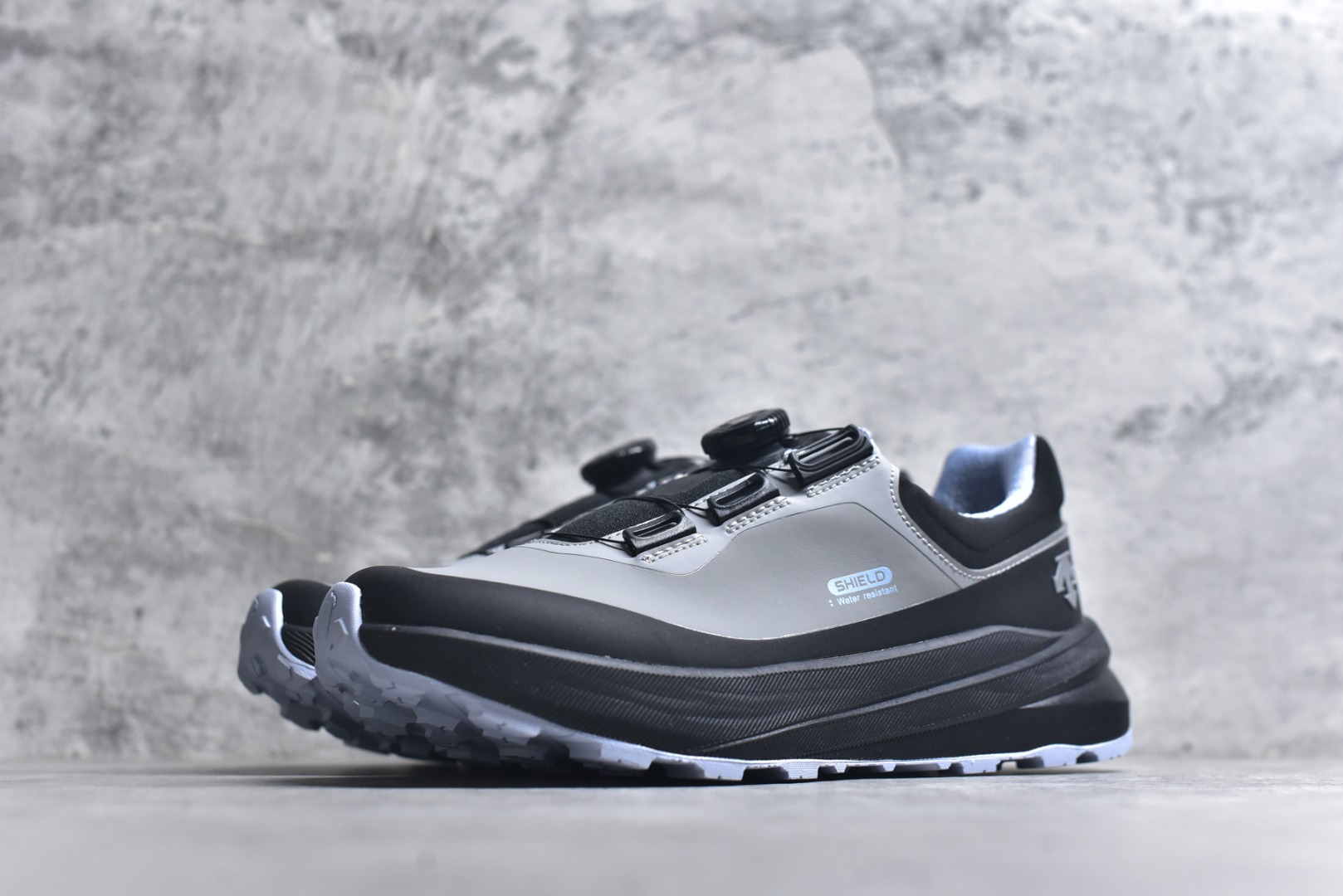 图片[2]-#迪桑特DESCENTE PRIMER GTX MID 都市通勤 GORE-TEX 时尚舒适 防滑耐磨 时尚休闲运动覆盖防水中帮越野跑鞋 尺码：39 40 41 42 43 44 45 货号20250508-选品中心