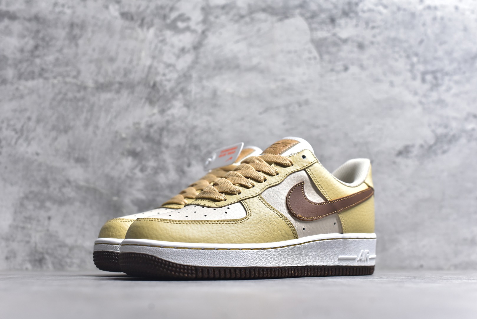 图片[2]-#Nike Air Force 1 Low Ale Brown 啤酒棕 原楦头原纸板 打造纯正空军版型 专注外贸渠道 全掌内置蜂窝气垫 #原盒配件 原厂中底钢印、拉帮完美 货号：DQ7660 200B 尺码：36 36.5 37.5 38 38.5 39 40 40.5 41 42 42.5 43 44 44.5 45-选品中心
