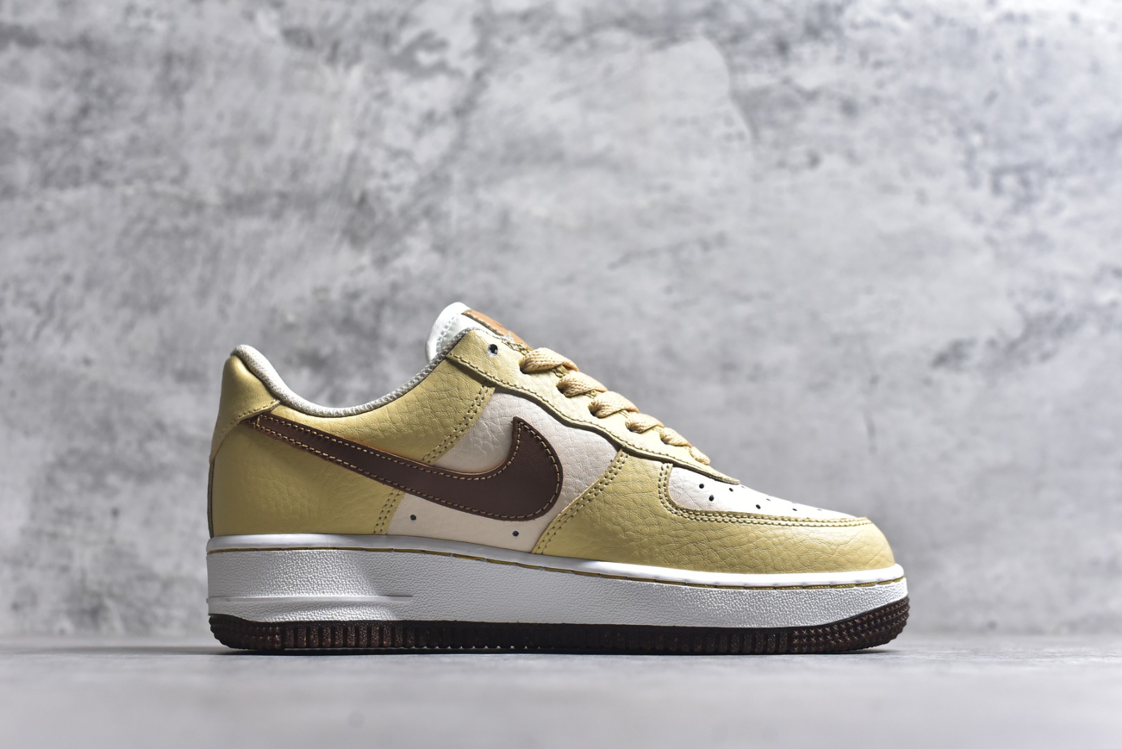 图片[3]-#Nike Air Force 1 Low Ale Brown 啤酒棕 原楦头原纸板 打造纯正空军版型 专注外贸渠道 全掌内置蜂窝气垫 #原盒配件 原厂中底钢印、拉帮完美 货号：DQ7660 200B 尺码：36 36.5 37.5 38 38.5 39 40 40.5 41 42 42.5 43 44 44.5 45-选品中心