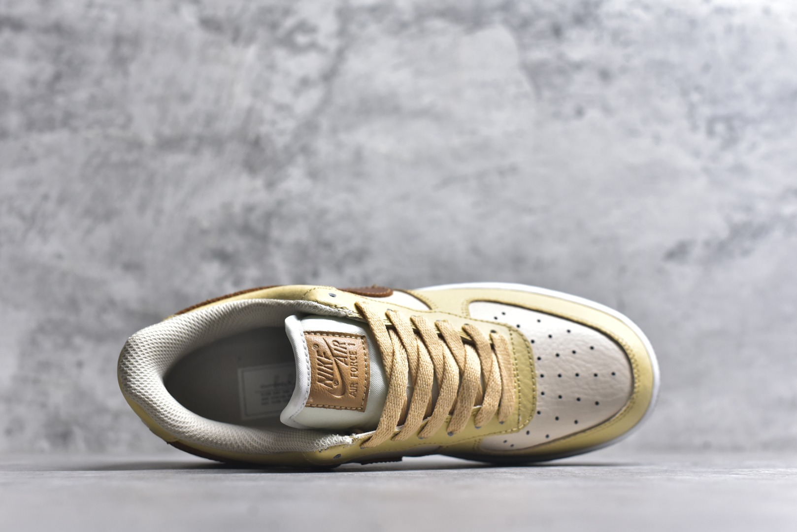 图片[4]-#Nike Air Force 1 Low Ale Brown 啤酒棕 原楦头原纸板 打造纯正空军版型 专注外贸渠道 全掌内置蜂窝气垫 #原盒配件 原厂中底钢印、拉帮完美 货号：DQ7660 200B 尺码：36 36.5 37.5 38 38.5 39 40 40.5 41 42 42.5 43 44 44.5 45-选品中心