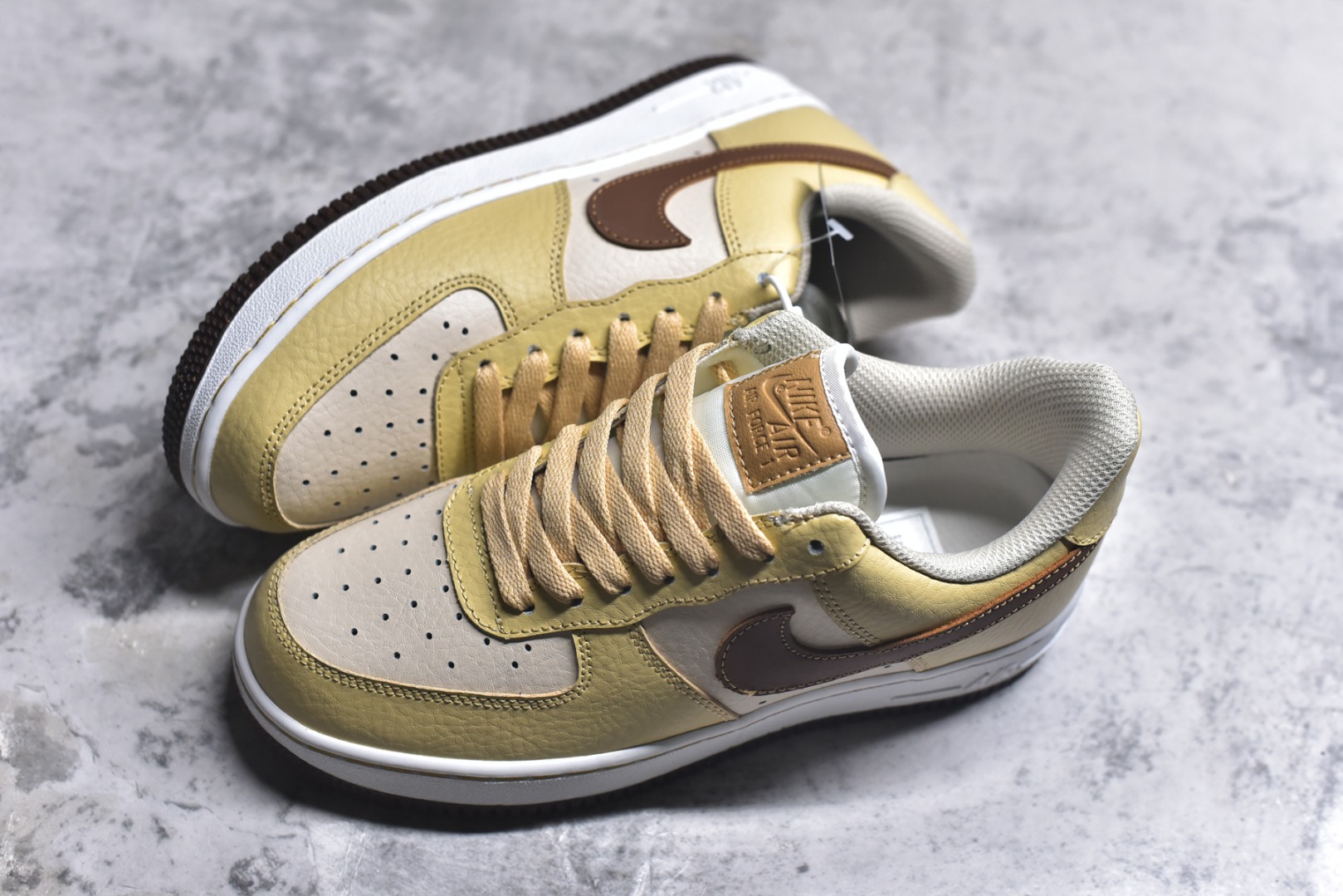 图片[7]-#Nike Air Force 1 Low Ale Brown 啤酒棕 原楦头原纸板 打造纯正空军版型 专注外贸渠道 全掌内置蜂窝气垫 #原盒配件 原厂中底钢印、拉帮完美 货号：DQ7660 200B 尺码：36 36.5 37.5 38 38.5 39 40 40.5 41 42 42.5 43 44 44.5 45-选品中心