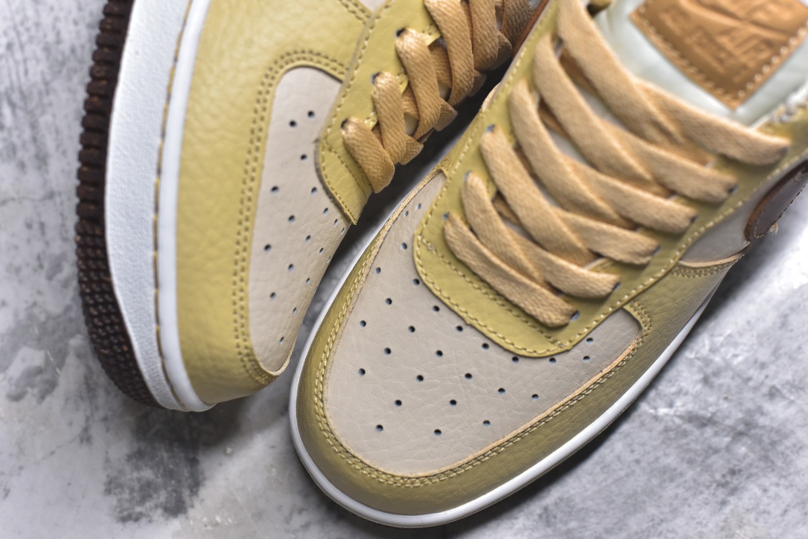 图片[8]-#Nike Air Force 1 Low Ale Brown 啤酒棕 原楦头原纸板 打造纯正空军版型 专注外贸渠道 全掌内置蜂窝气垫 #原盒配件 原厂中底钢印、拉帮完美 货号：DQ7660 200B 尺码：36 36.5 37.5 38 38.5 39 40 40.5 41 42 42.5 43 44 44.5 45-选品中心