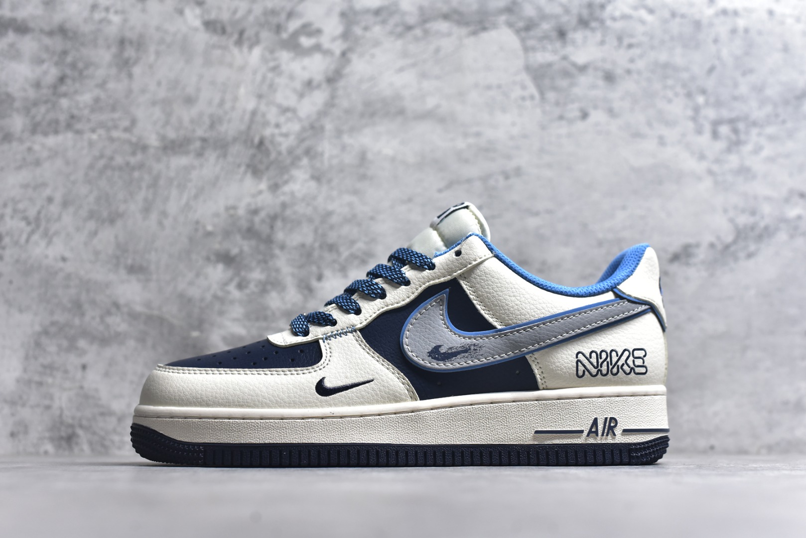 #Nike Air Force 1\'07 Low 米蓝拼接 空军一号低帮休闲板鞋 JP8028-067 #原楦头原纸板 原装鞋盒 定制五金配件 内置全掌气垫 原厂鞋底 尺码：36 36.5 37.5 38 38.5 39 40 40.5 41 42 42.5 43 44 44.5 45 9.D4-选品中心