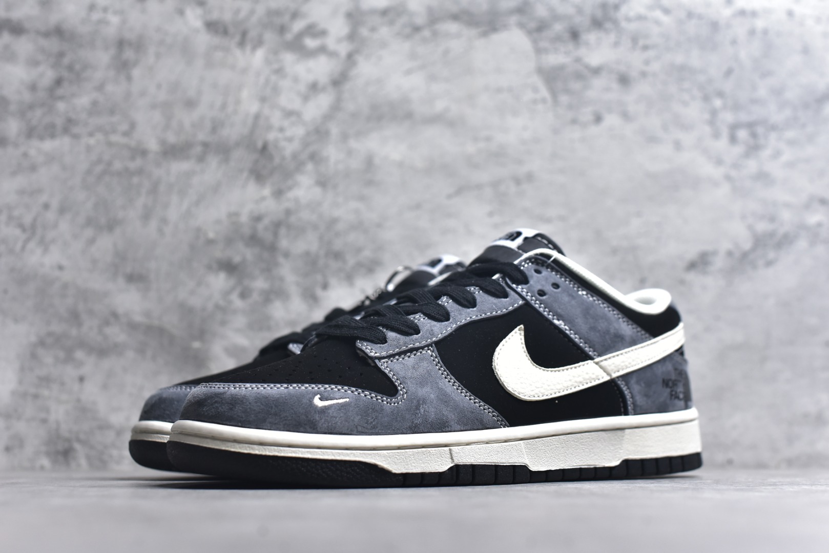 图片[2]-#Nike SB Dunk Low 北面联名 灰黑猪八革 周年高端定制 低帮休闲板鞋 DN3168-006 #定制鞋盒 大厂纯原品质出货 超高清洁度 皮料切割干净无任何毛边 细节完美 尺码：36 36.5 37.5 38 38.5 39 40 40.5 41 42 42.5 43 44 44.5 45 9.E5-选品中心