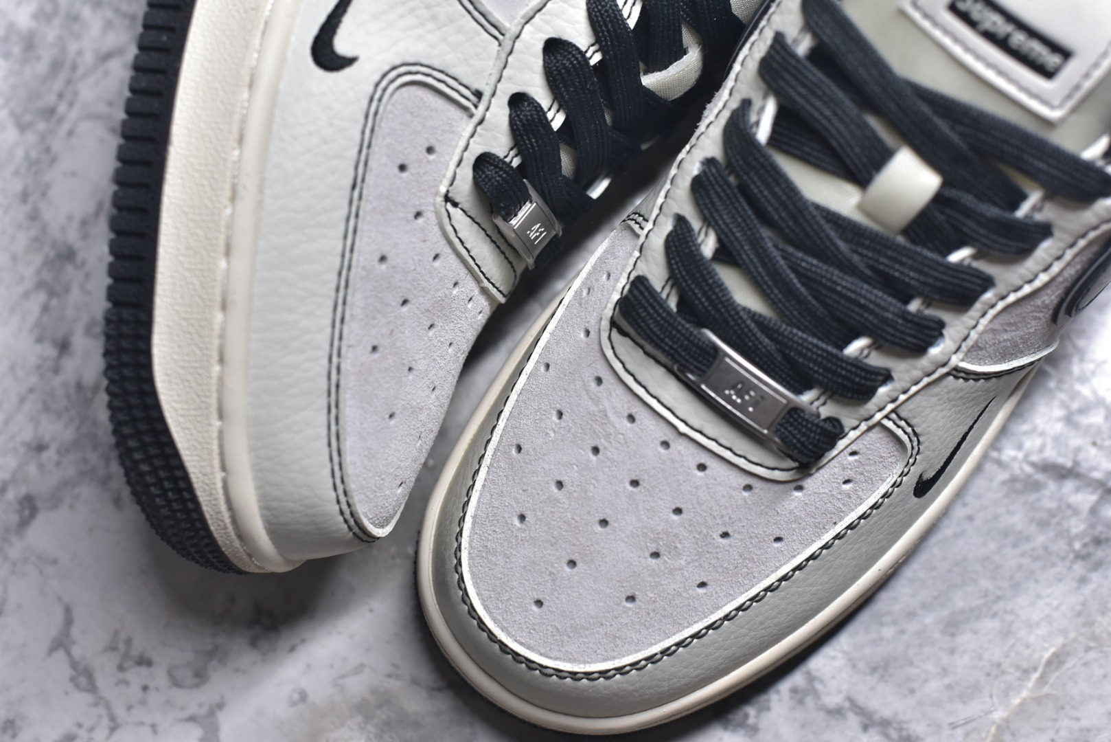 图片[8]-#海外限量发售！公司级NIke Air Force 1 \’07 Low “Supreme联名–米白灰猪八”空军一号 低帮 运动鞋 休闲鞋 折边针车 工艺难度大 原楦头原纸板 原装鞋盒 定制五金配件 内置全掌气垫 原厂鞋底 货号：XZ6188-018 尺码：36 36.5 37.5 38 38.5 39 40 40.5 41 42 42.5 43 44 44.5 45-选品中心