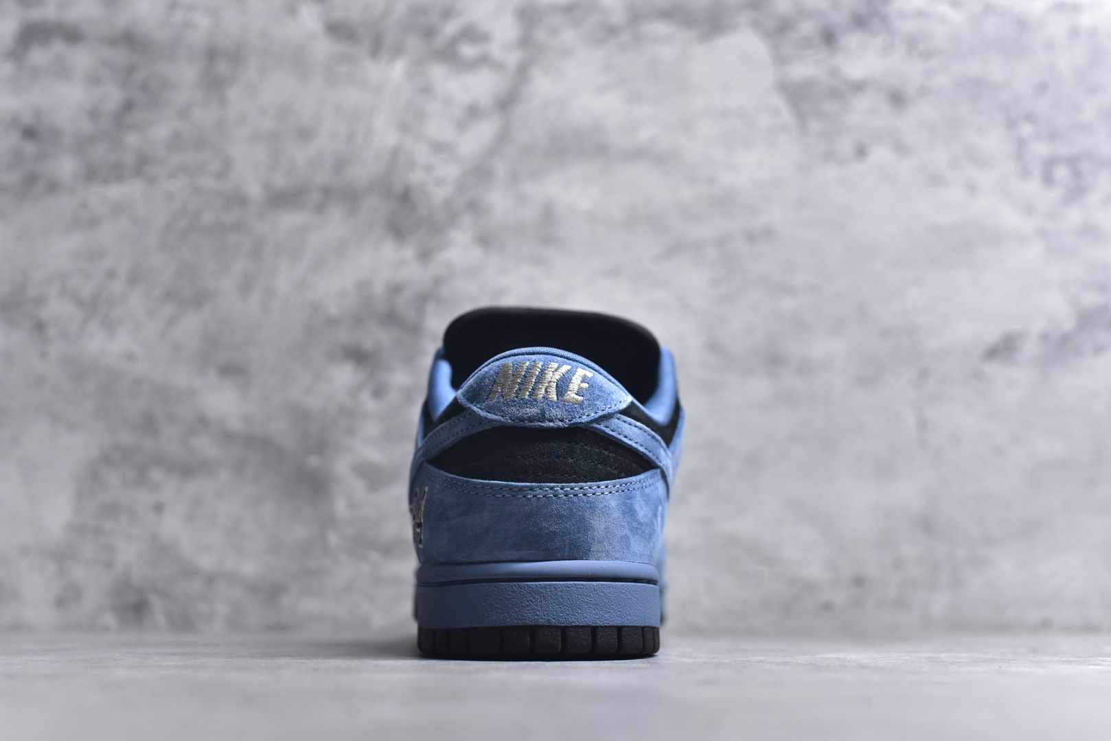 图片[5]-#Supreme x NK Dunk Low SUP 联名款 低帮休闲滑板鞋 国内DUNK大系列领域T0品质专业出品 原厂材料打造 原厂竖纹包装纸 鞋盒钢印可区别市面版本 平台外贸充Z 高端零售专供品质 货号：HQ8487-400 尺码：40-46-选品中心