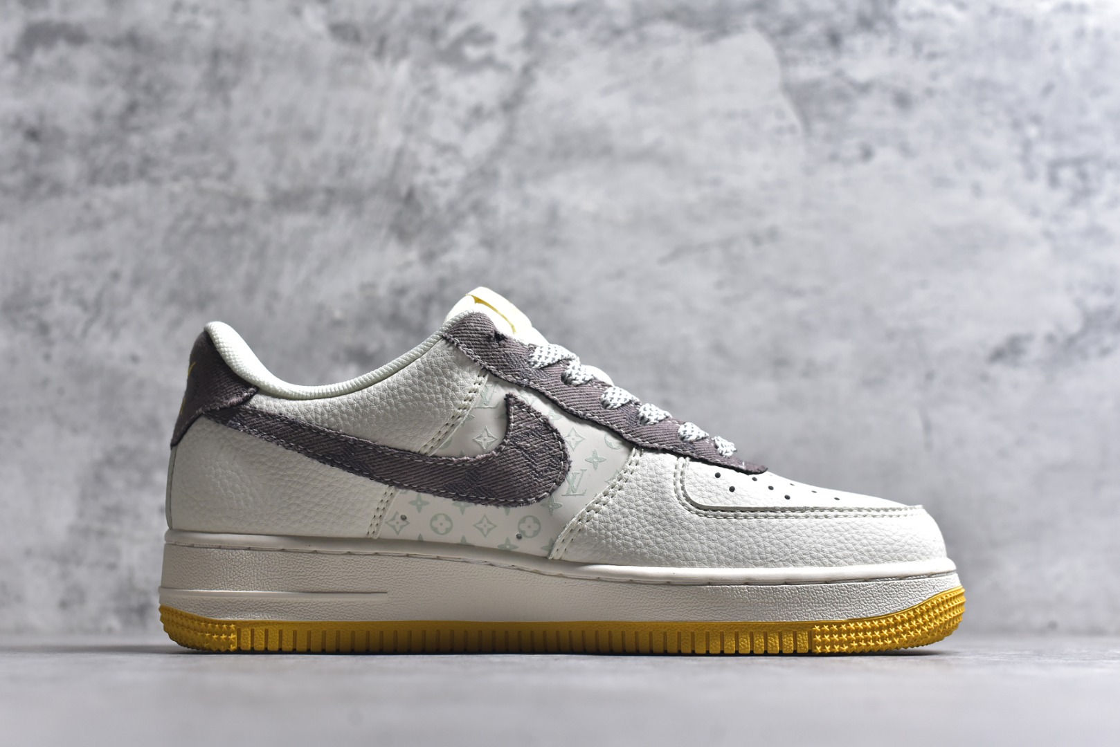 图片[3]-#海外爆款限量发售！公司级Nike Air Force 1 \’07 Low “LV联名——印花米棕黄”空军一号 高端定制 低帮 运动鞋 休闲鞋 折边针车 工艺难度大 原楦头原纸板 原装鞋盒 定制五金配件 内置全掌气垫 原厂鞋底 货号：QW5606-262 尺码：36 36.5 37.5 38 38.5 39 40 40.5 41 42 42.5 43 44 44.5 45-选品中心