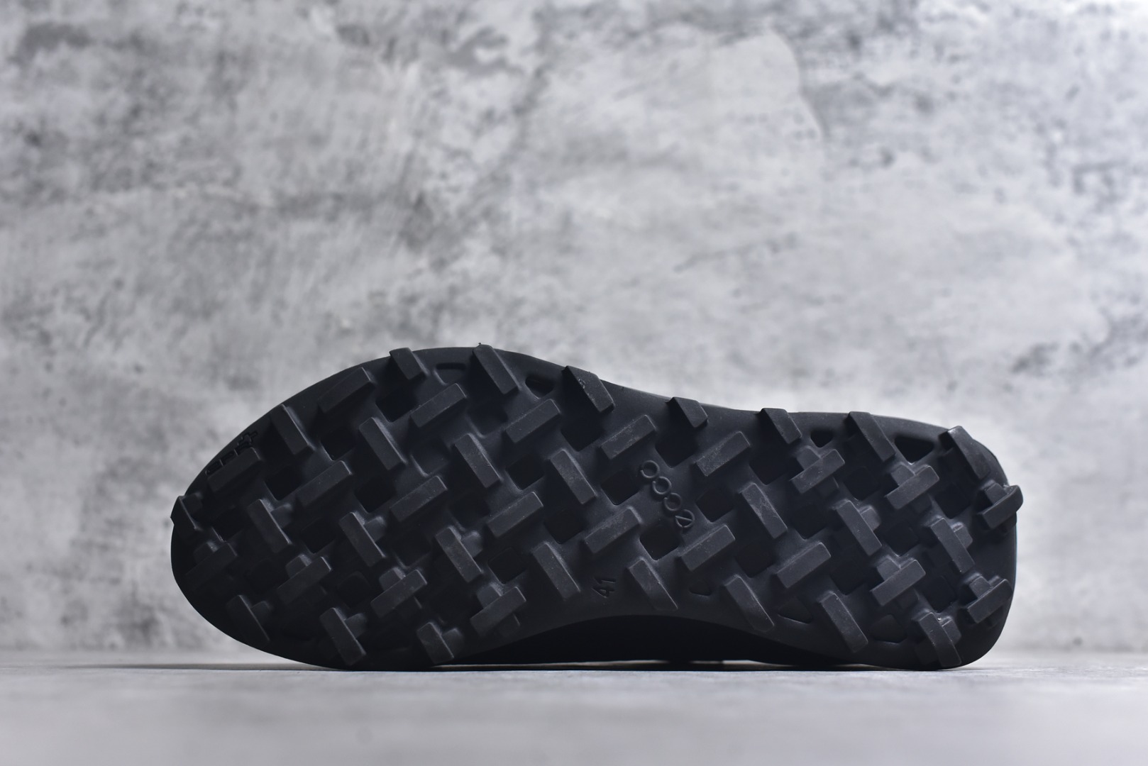 图片[6]-#ECCO 爱步 男款运动鞋健步BIOM2.1越野系列 822854 品质牛皮革鞋面，轻盈柔韧 具有良好的透气性 PHORENE中底 提供出色的能量回弹，即使在低温环境下依然保持弹力和柔软度 BIOM自然律动科技，符合人体工学鞋楦 贴近足部天然形态 橡胶大底，抓地力强，具有良好的耐磨性 创新鞋钉，提供抓地力多方位牵引力与稳定性能 尺码：39 40 41 42 43 44（正常码）-选品中心