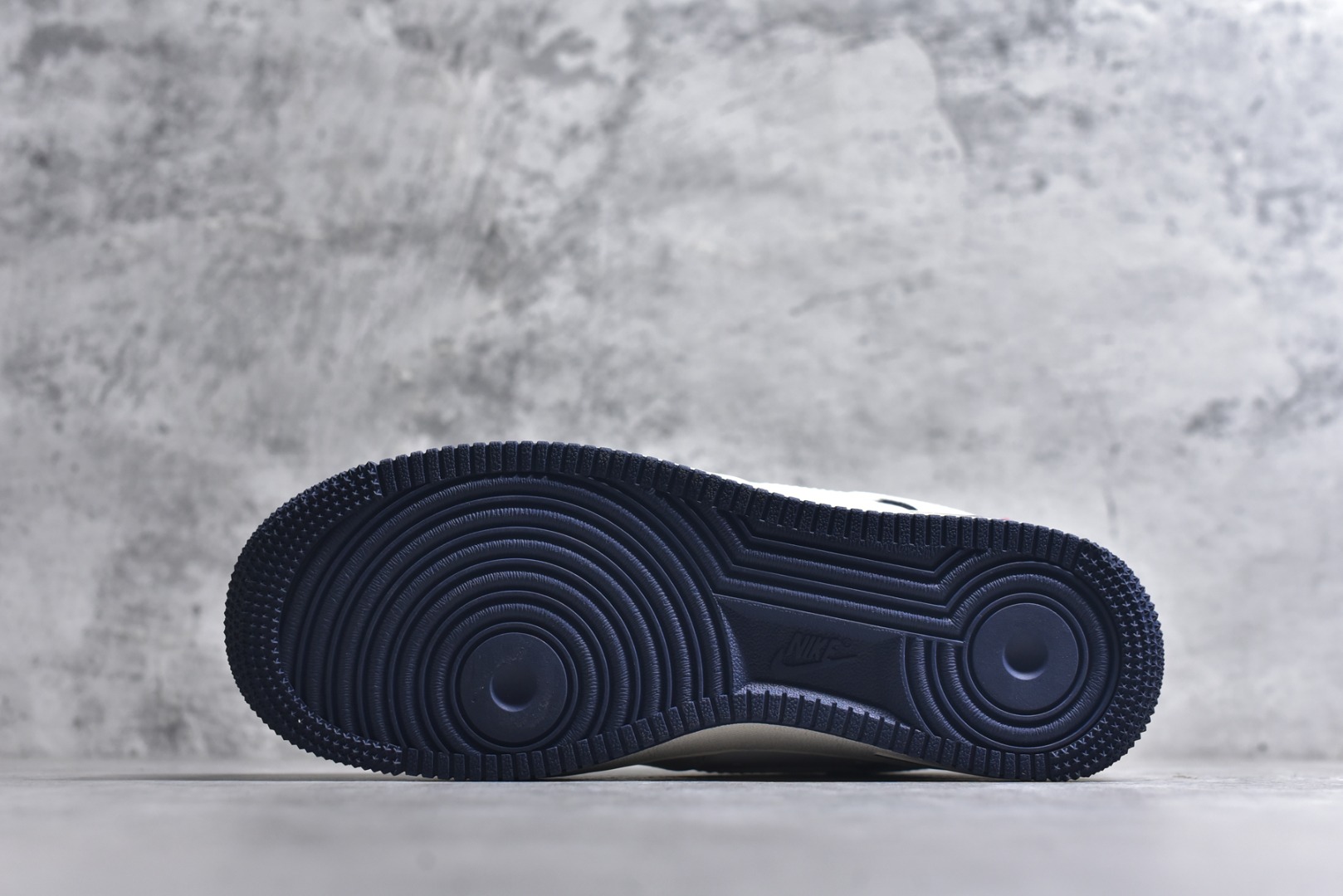 图片[6]-#海外限量发售！公司级NIke Air Force 1 \’07 Low “Supreme北面联名–米白透心蓝”空军一号 低帮 运动鞋 休闲鞋 折边针车 工艺难度大 原楦头原纸板 原装鞋盒 定制五金配件 内置全掌气垫 原厂鞋底 货号：XZ1996-130 尺码：36 36.5 37.5 38 38.5 39 40 40.5 41 42 42.5 43 44 44.5 45-选品中心