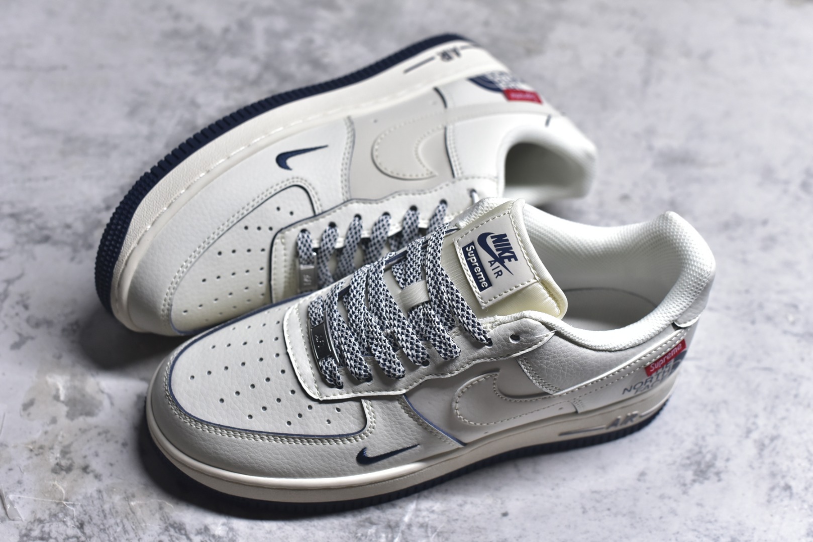 图片[7]-#海外限量发售！公司级NIke Air Force 1 \’07 Low “Supreme北面联名–米白透心蓝”空军一号 低帮 运动鞋 休闲鞋 折边针车 工艺难度大 原楦头原纸板 原装鞋盒 定制五金配件 内置全掌气垫 原厂鞋底 货号：XZ1996-130 尺码：36 36.5 37.5 38 38.5 39 40 40.5 41 42 42.5 43 44 44.5 45-选品中心