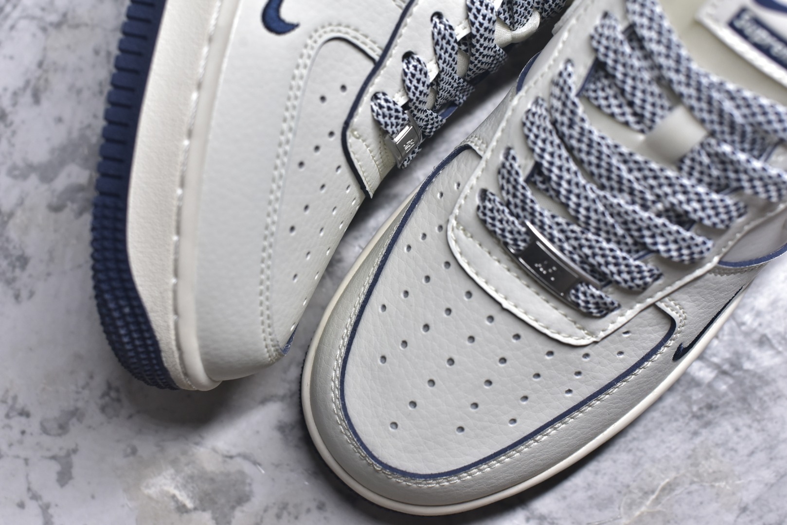 图片[8]-#海外限量发售！公司级NIke Air Force 1 \’07 Low “Supreme北面联名–米白透心蓝”空军一号 低帮 运动鞋 休闲鞋 折边针车 工艺难度大 原楦头原纸板 原装鞋盒 定制五金配件 内置全掌气垫 原厂鞋底 货号：XZ1996-130 尺码：36 36.5 37.5 38 38.5 39 40 40.5 41 42 42.5 43 44 44.5 45-选品中心