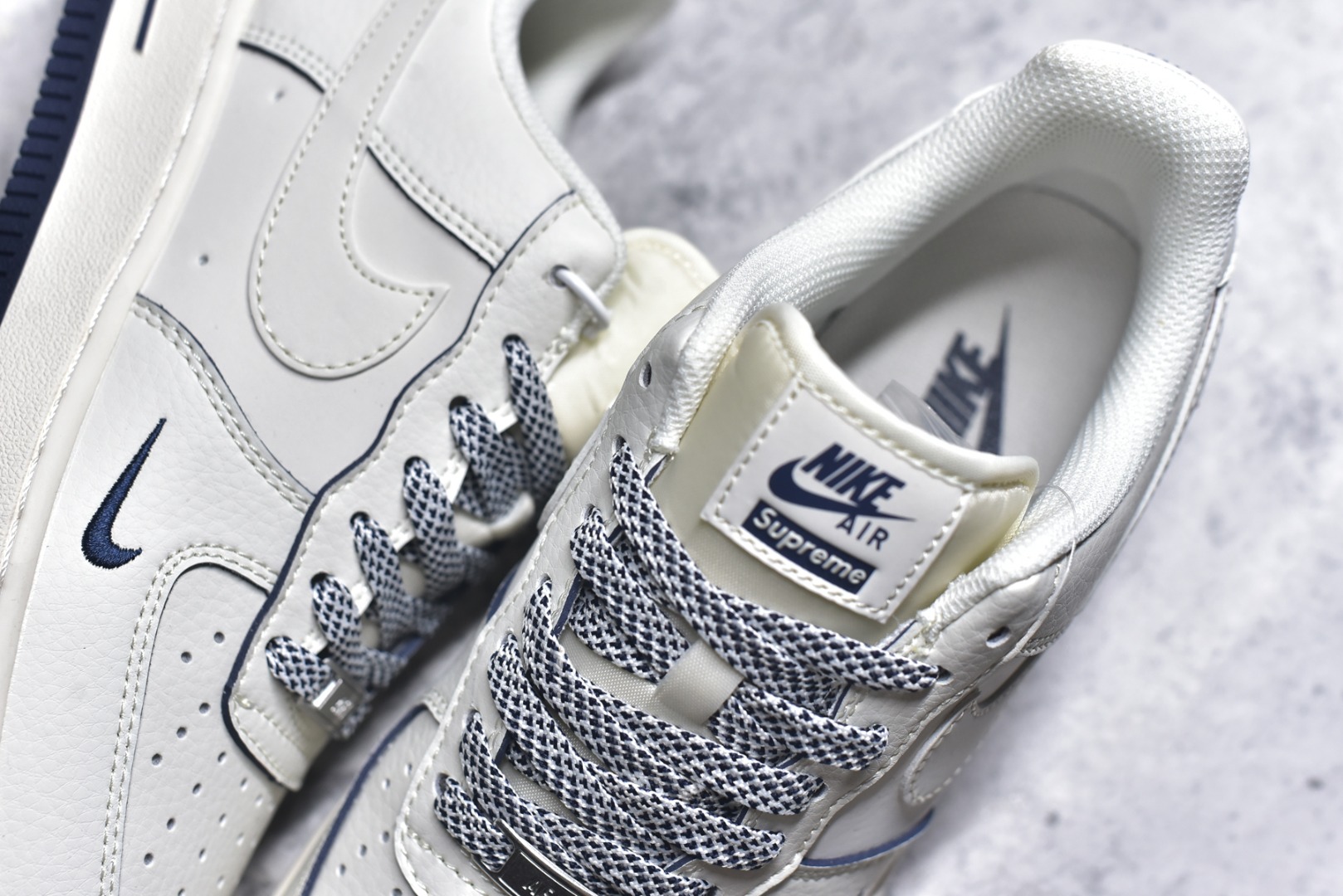 图片[9]-#海外限量发售！公司级NIke Air Force 1 \’07 Low “Supreme北面联名–米白透心蓝”空军一号 低帮 运动鞋 休闲鞋 折边针车 工艺难度大 原楦头原纸板 原装鞋盒 定制五金配件 内置全掌气垫 原厂鞋底 货号：XZ1996-130 尺码：36 36.5 37.5 38 38.5 39 40 40.5 41 42 42.5 43 44 44.5 45-选品中心