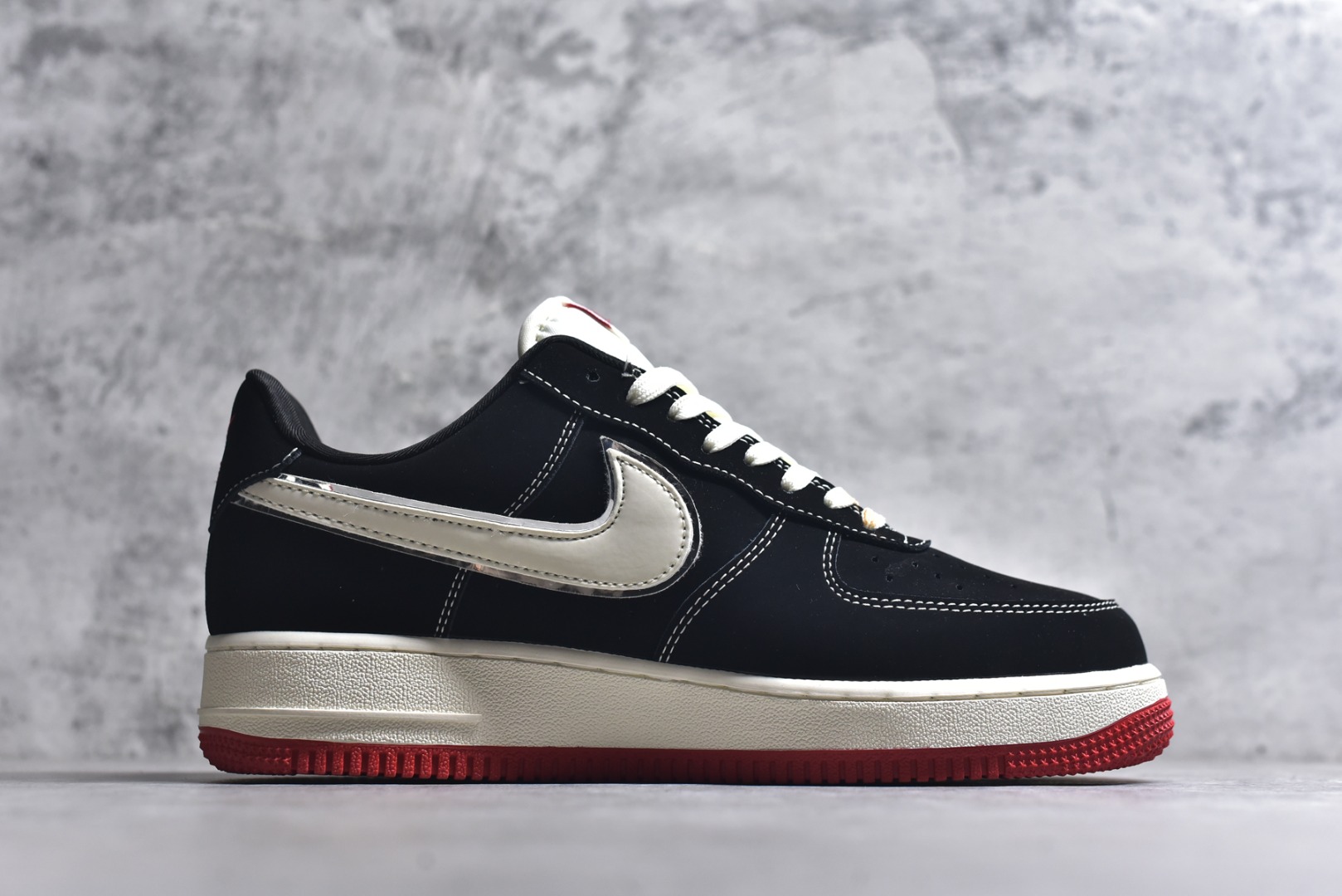 图片[3]-#海外限量发售！公司级NIke Air Force 1 \’07 LOW 黑白红底 运动鞋 休闲鞋 折边针车 工艺难度大 原楦头原纸板 高端定制鞋盒 原厂鞋底 超高清洁度 头层皮 细节完美 货号：DF0188-118 尺码：36 36.5 37.5 38 38.5 39 40 40.5 41 42 42.5 43 44 44.5 45-选品中心