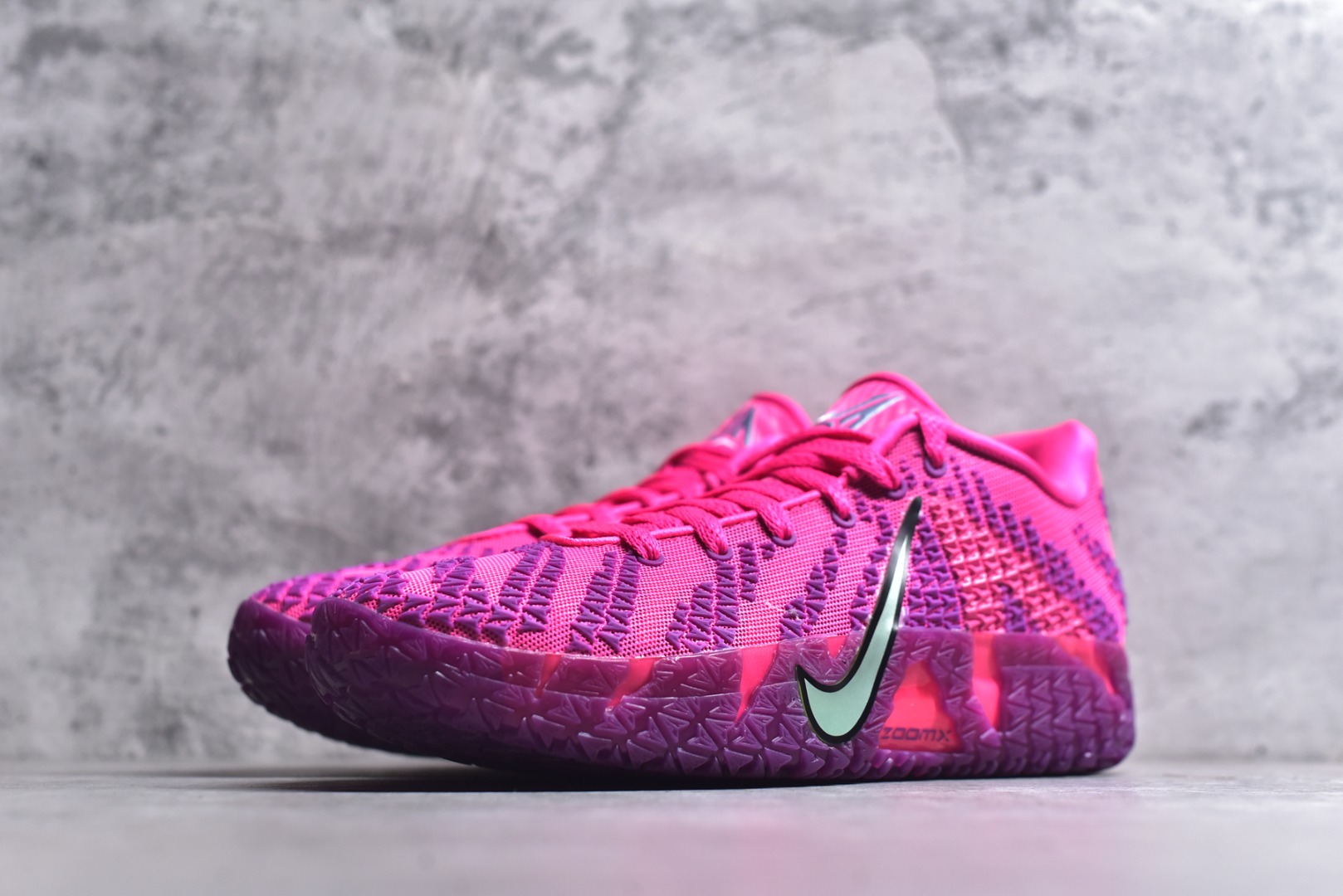 图片[2]-#灭世/Max NK Ja 3 Scratch EP 莫兰特三代柔软舒适防滑耐磨透气支撑轻便低帮篮球鞋 粉紫 HF2794-600 2024『压轴』后卫实战旗舰 圣枪腰王 重磅革新登场🌪 🔝历时5个月！全力打造 科比➕欧文系列 综合体 ！Pt实战体验天花板上限 再度提高🔝 ✅【顶配缓震】独家革新搭载 前掌5mm TURBO气垫 兼具贴地与缓震！（正品仅长方形小气垫）➕后掌大马蹄14mm厚 气垫 提高后掌缓震极限 （正品后掌无气垫） ✅【顶级抗扭】 搭载硬度65HC 发泡中底框架 ➕高强度中足抗扭片 革新升级 赛事级抗扭水平！独此一家 ✅【顶级支撑】鞋身侧向包裹 双层补强层 200斤以上选手 也可驾驭（正品仅一层）对比市场货品偷工减料 不可同日而语！ ✅气垫气压上脚即可感受！后掌鞋垫掀开可见气垫轮廓（谨防窜货） 鞋底止滑配方 无需磨合 原地起飞🛫 NK年度后卫旗舰 独家革新升级 『口碑源自专业 实力来源于专注』 真灭世纯原 切勿被市场仿冒吊牌挂羊头卖狗肉 尺码：39-46 正码正拍\”},\”commodity\”：{\”optimaPrice\”：\”-选品中心