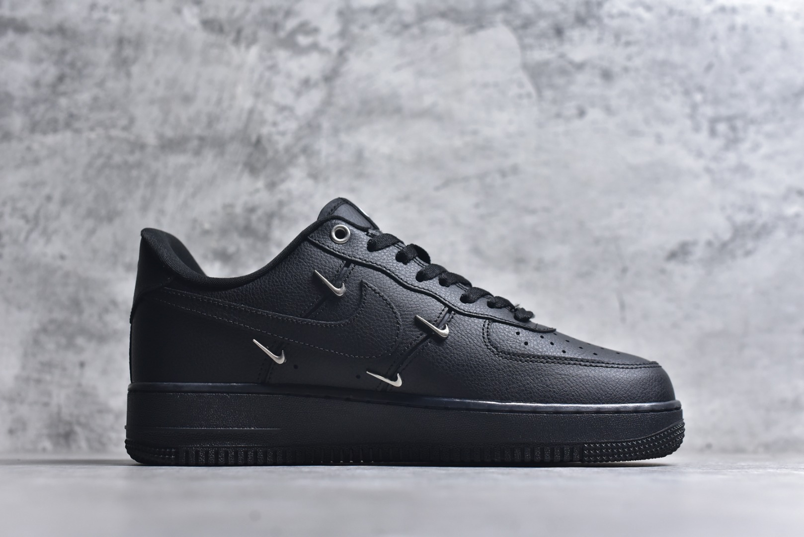 图片[3]-#Nike Air Force 1 Low 07 空军一号低帮板鞋 原楦头原纸板 打造纯正空军版型 专注外贸渠道 全掌内置蜂窝气垫 原盒配件 原厂中底钢印、拉帮完美 货号：HQ1180-001 尺码：36-45-选品中心