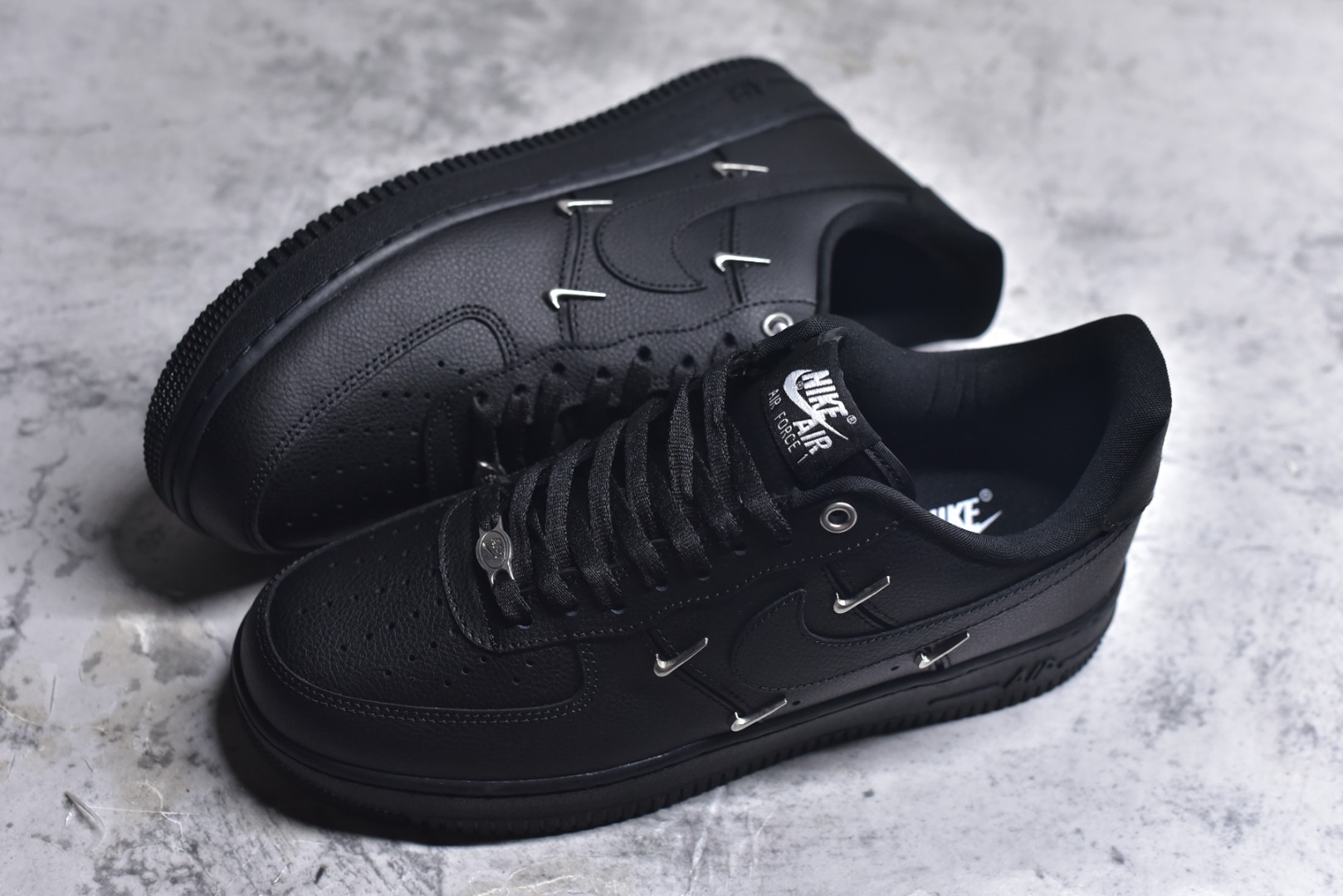 图片[7]-#Nike Air Force 1 Low 07 空军一号低帮板鞋 原楦头原纸板 打造纯正空军版型 专注外贸渠道 全掌内置蜂窝气垫 原盒配件 原厂中底钢印、拉帮完美 货号：HQ1180-001 尺码：36-45-选品中心