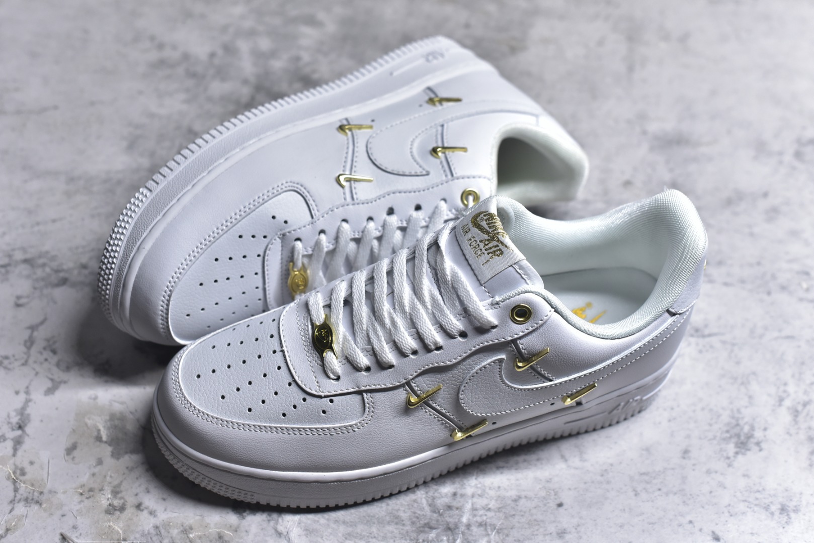 图片[7]-#Nike Air Force 1 Low 07 空军一号低帮板鞋 原楦头原纸板 打造纯正空军版型 专注外贸渠道 全掌内置蜂窝气垫 原盒配件 原厂中底钢印、拉帮完美 货号：FV3654-111 尺码：36-45-选品中心