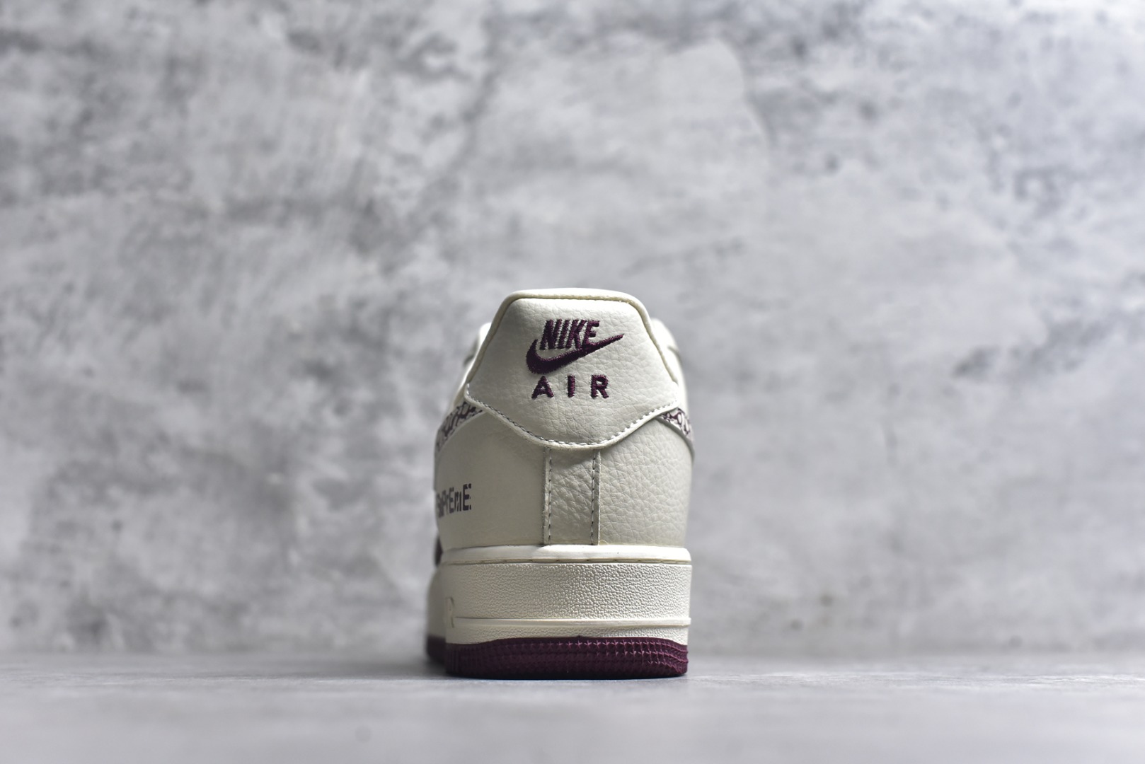 图片[5]-#NIke Air Force 1 \’07 Low “Supreme联名——米酒红”空军一号 低帮 运动鞋 休闲鞋 折边针车 工艺难度大 原楦头原纸板 原装鞋盒 定制五金配件 内置全掌气垫 原厂鞋底 货号：KK1988-070 尺码：36 36.5 37.5 38 38.5 39 40 40.5 41 42 42.5 43 44 44.5 45-选品中心