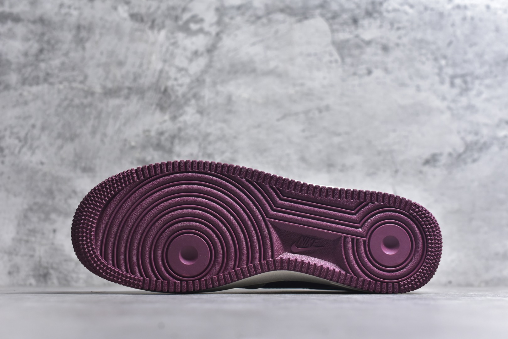 图片[6]-#NIke Air Force 1 \’07 Low “Supreme联名——米酒红”空军一号 低帮 运动鞋 休闲鞋 折边针车 工艺难度大 原楦头原纸板 原装鞋盒 定制五金配件 内置全掌气垫 原厂鞋底 货号：KK1988-070 尺码：36 36.5 37.5 38 38.5 39 40 40.5 41 42 42.5 43 44 44.5 45-选品中心