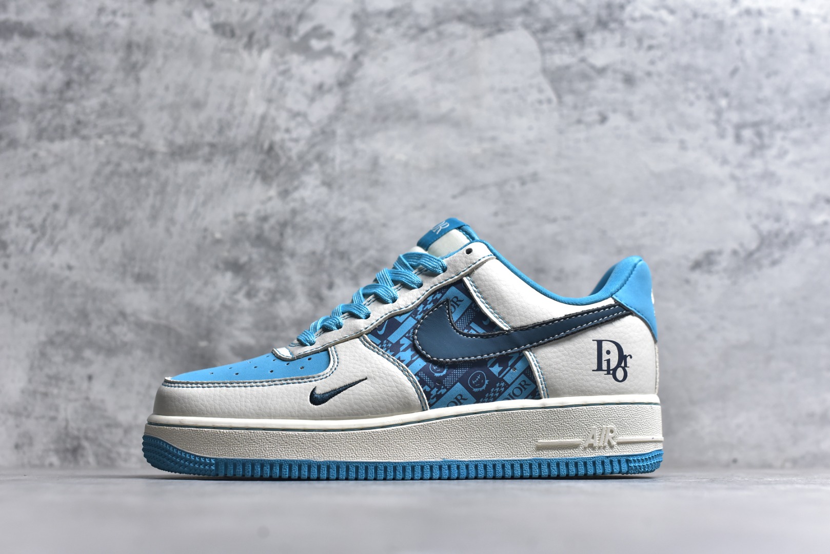 #NIke Air Force 1 \'07 Low “迪奥联名——石蕊蓝”空军一号 低帮 运动鞋 休闲鞋 折边针车 工艺难度大 原楦头原纸板 原装鞋盒 定制五金配件 内置全掌气垫 原厂鞋底 货号：KK1988-088 尺码：36 36.5 37.5 38 38.5 39 40 40.5 41 42 42.5 43 44 44.5 45-选品中心