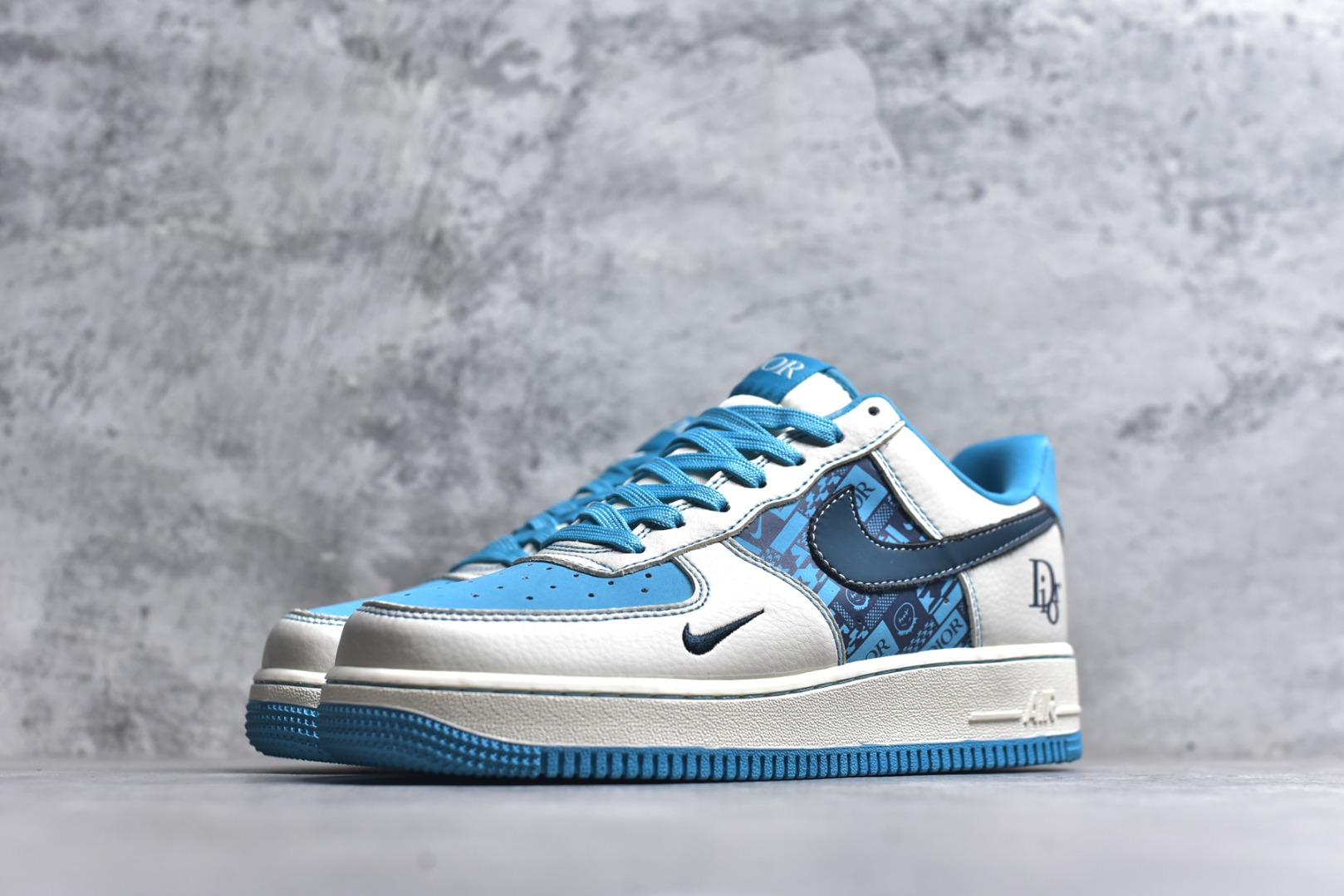 图片[2]-#NIke Air Force 1 \’07 Low “迪奥联名——石蕊蓝”空军一号 低帮 运动鞋 休闲鞋 折边针车 工艺难度大 原楦头原纸板 原装鞋盒 定制五金配件 内置全掌气垫 原厂鞋底 货号：KK1988-088 尺码：36 36.5 37.5 38 38.5 39 40 40.5 41 42 42.5 43 44 44.5 45-选品中心