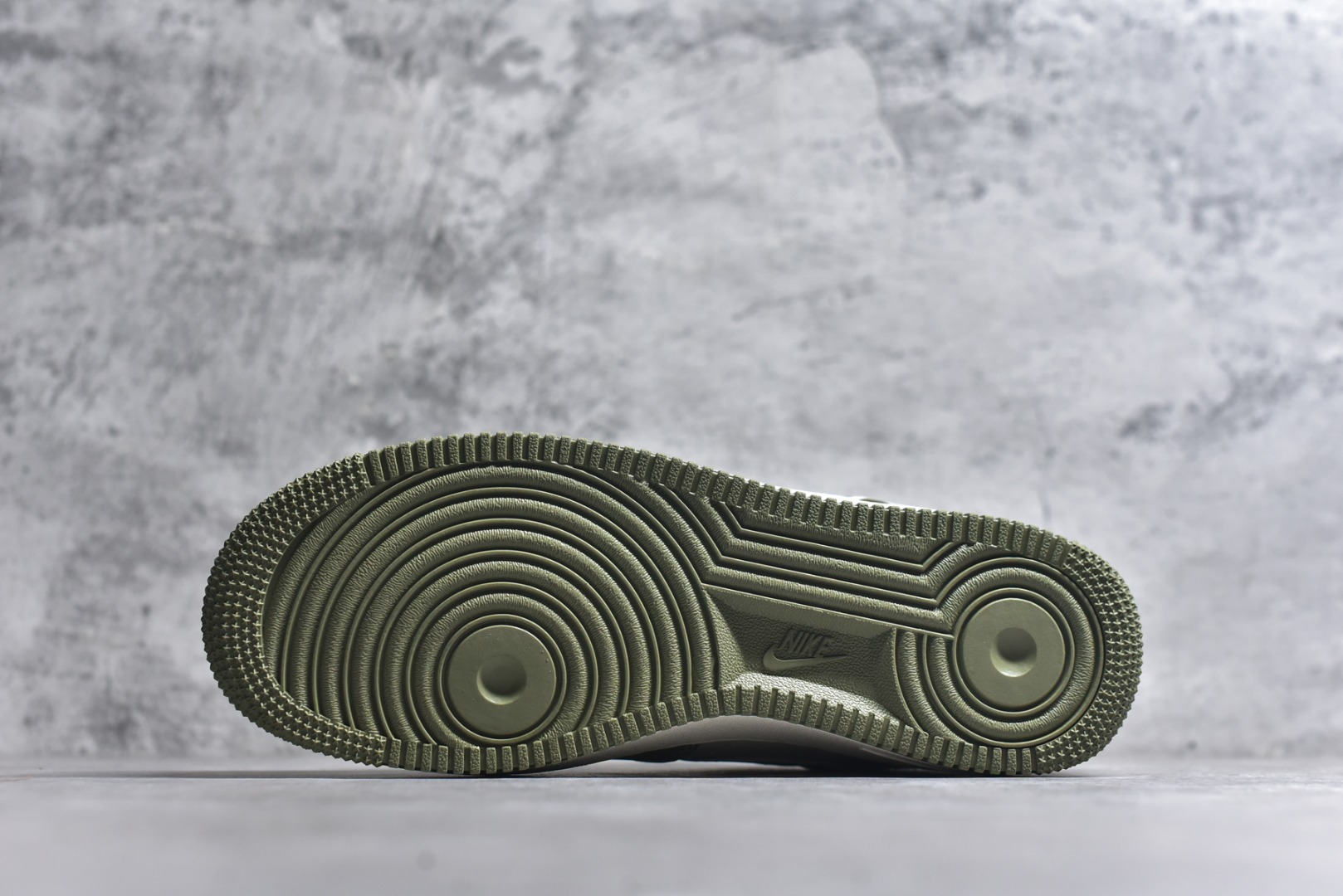 图片[6]-#Nike Air Force 1 Low 07 x GUCCI 绿白小勾满天星 原楦头原纸板 打造纯正低帮空军版型 专注外贸渠道 全掌内置蜂窝气垫 原盒配件 原厂中底钢印、拉帮完美 货号：KK1988-094 尺码：36 36.5 37.5 38 38.5 39 40 40.5 41 42 42.5 43 44 44.5 45-选品中心