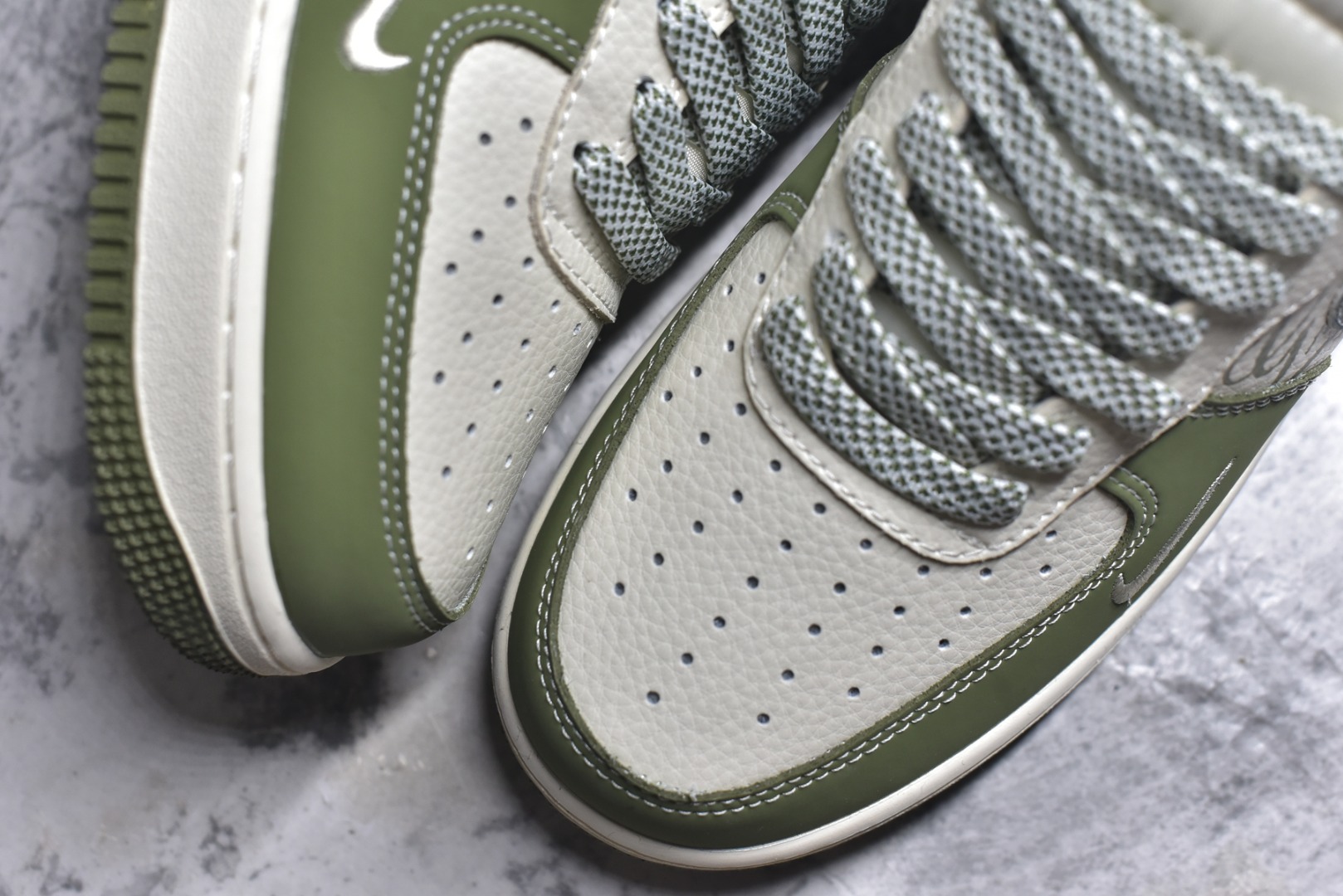 图片[8]-#Nike Air Force 1 Low 07 x GUCCI 绿白小勾满天星 原楦头原纸板 打造纯正低帮空军版型 专注外贸渠道 全掌内置蜂窝气垫 原盒配件 原厂中底钢印、拉帮完美 货号：KK1988-094 尺码：36 36.5 37.5 38 38.5 39 40 40.5 41 42 42.5 43 44 44.5 45-选品中心